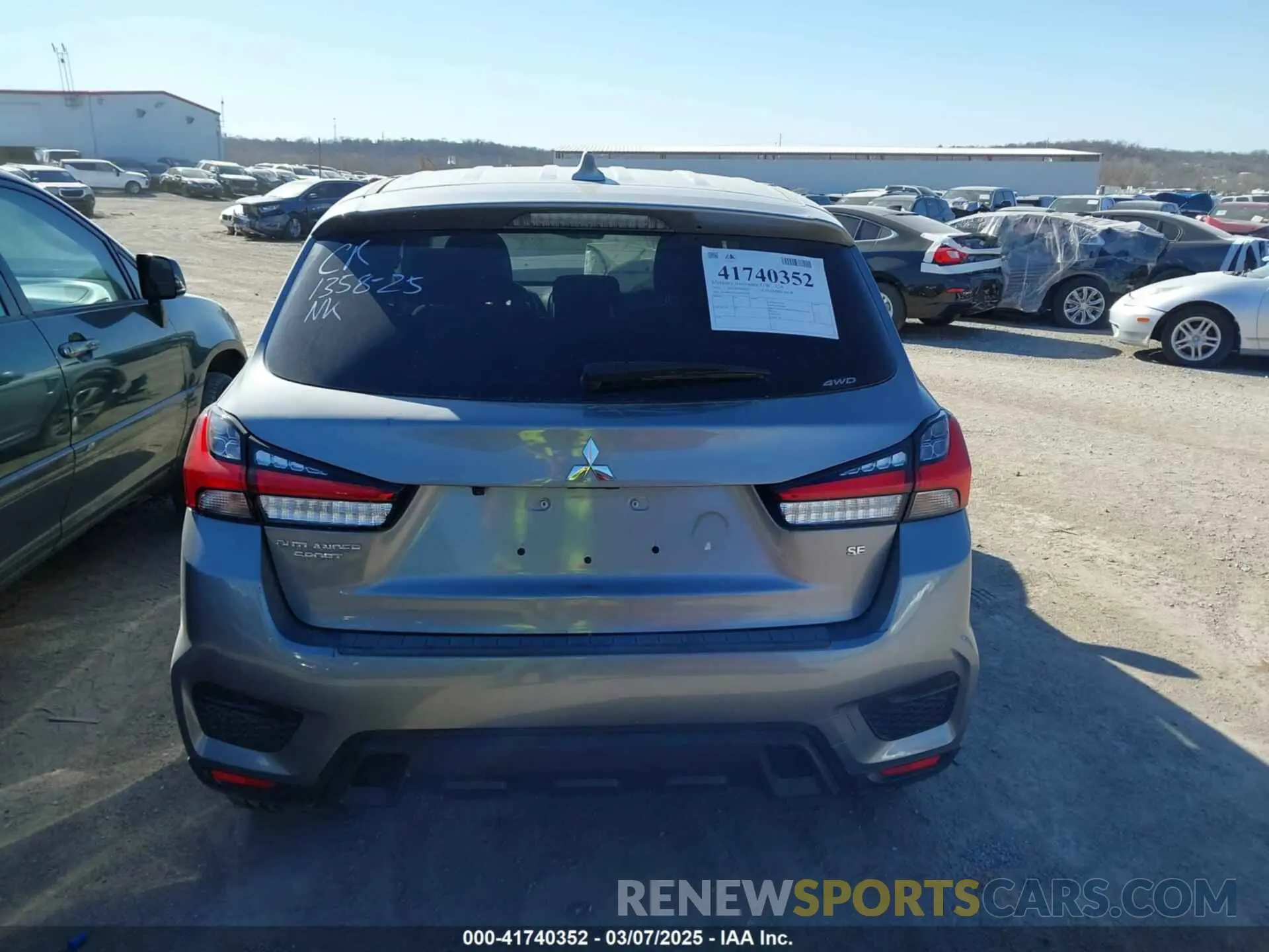 15 fotografías del automóvil dañado JA4ARUAU1MU032189 MITSUBISHI OUTLANDER SPORT 2021