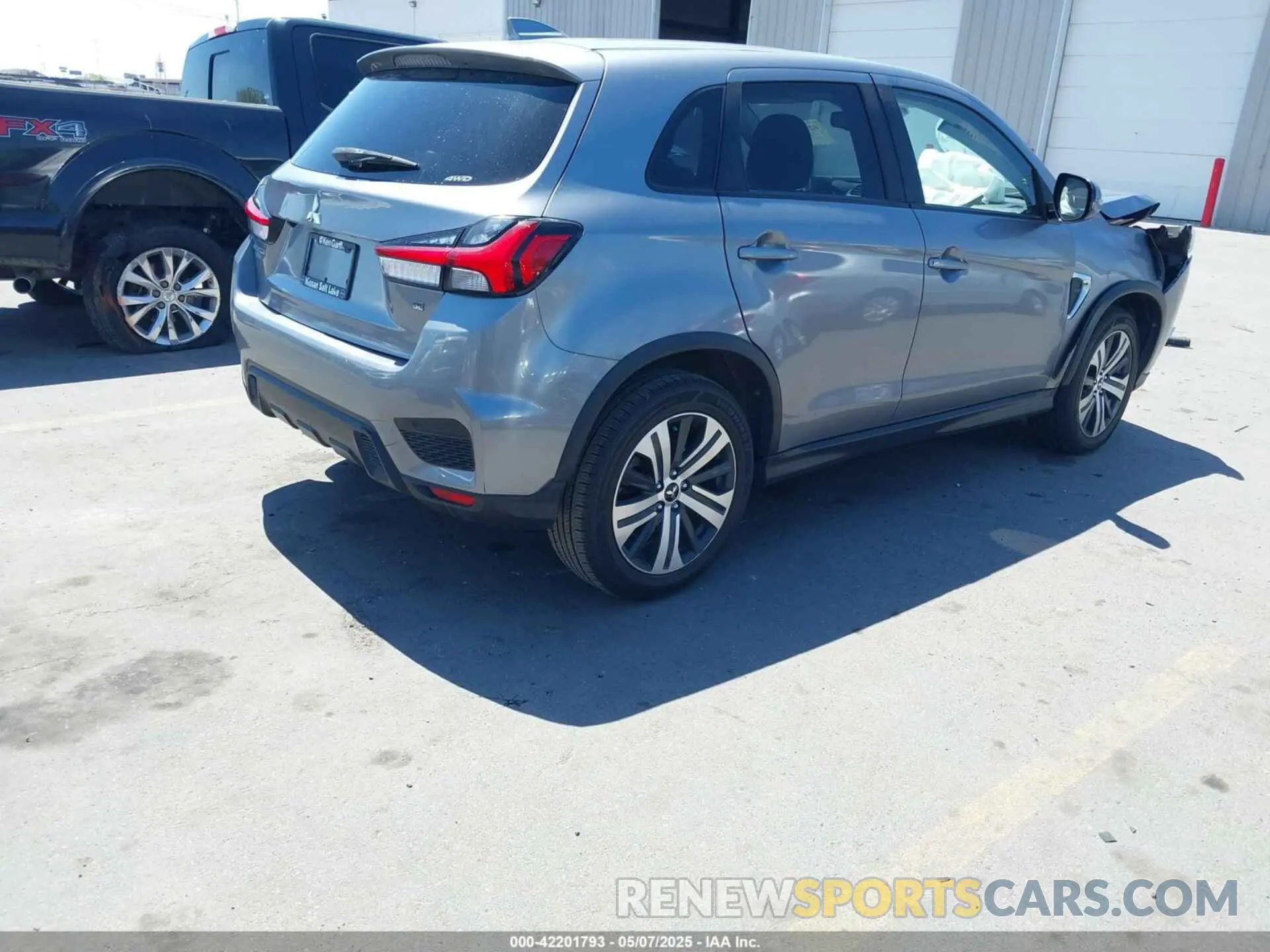 4 fotografías del automóvil dañado JA4ARUAU2MU013554 MITSUBISHI OUTLANDER SPORT 2021