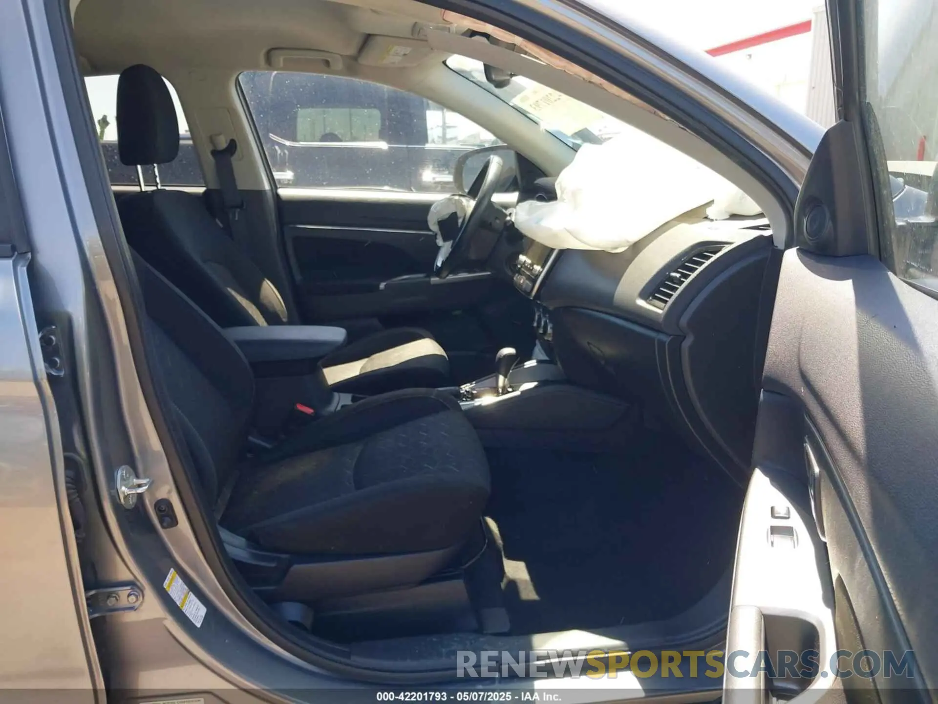 5 fotografías del automóvil dañado JA4ARUAU2MU013554 MITSUBISHI OUTLANDER SPORT 2021