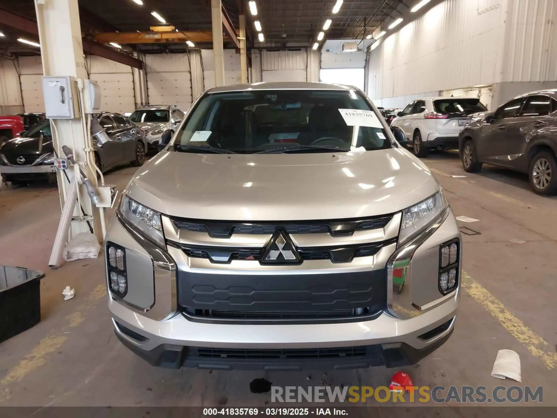 11 fotografías del automóvil dañado JA4ARUAU3MU024076 MITSUBISHI OUTLANDER SPORT 2021
