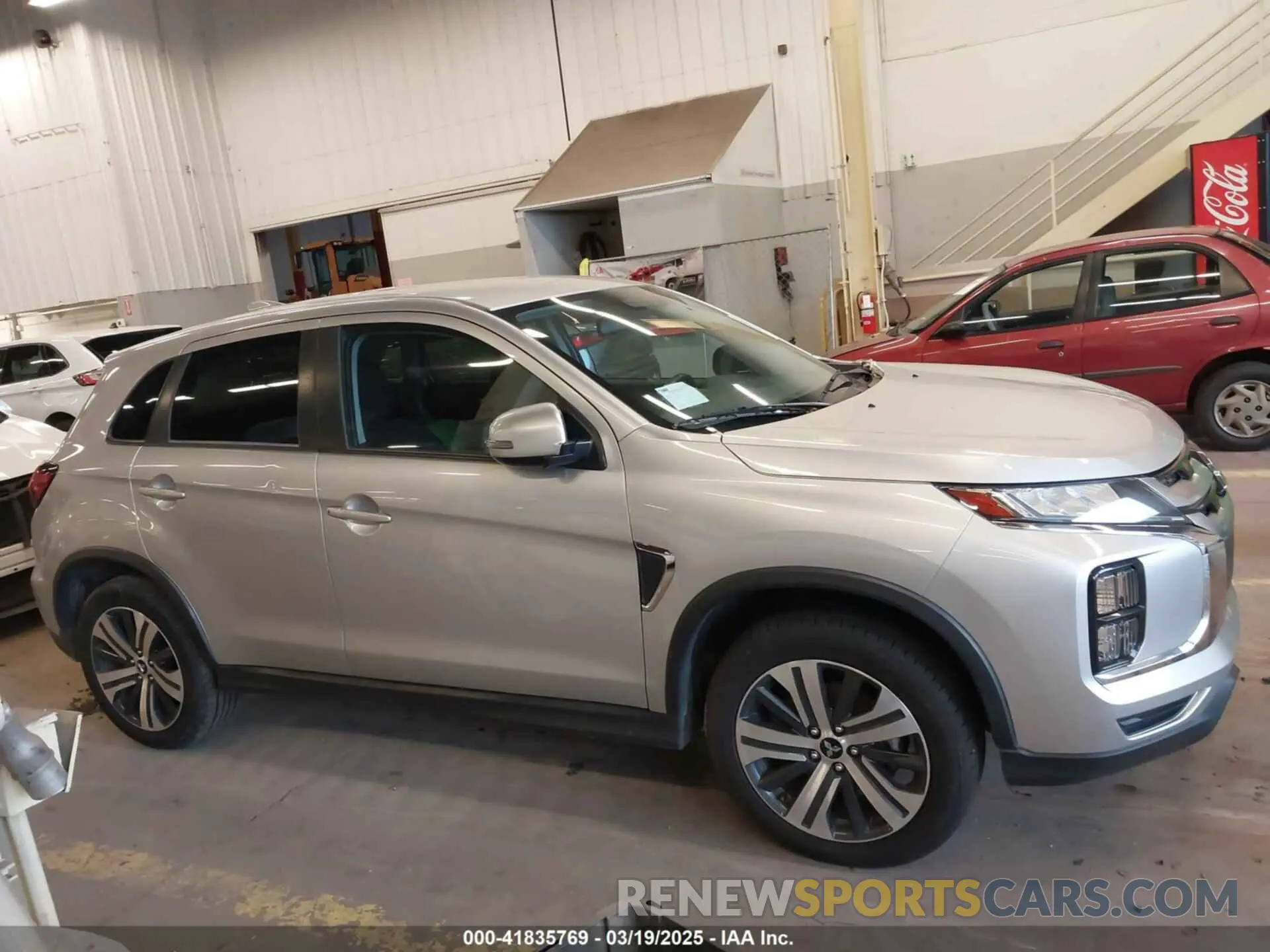 12 fotografías del automóvil dañado JA4ARUAU3MU024076 MITSUBISHI OUTLANDER SPORT 2021