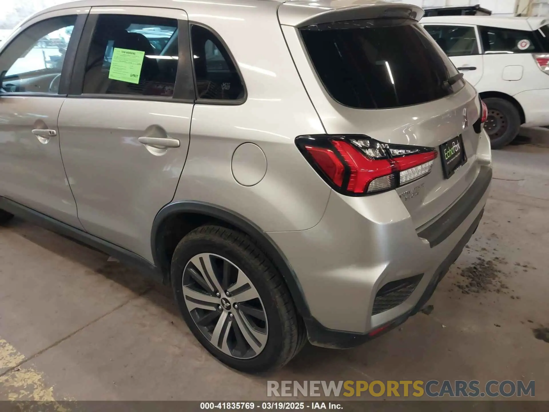 17 fotografías del automóvil dañado JA4ARUAU3MU024076 MITSUBISHI OUTLANDER SPORT 2021