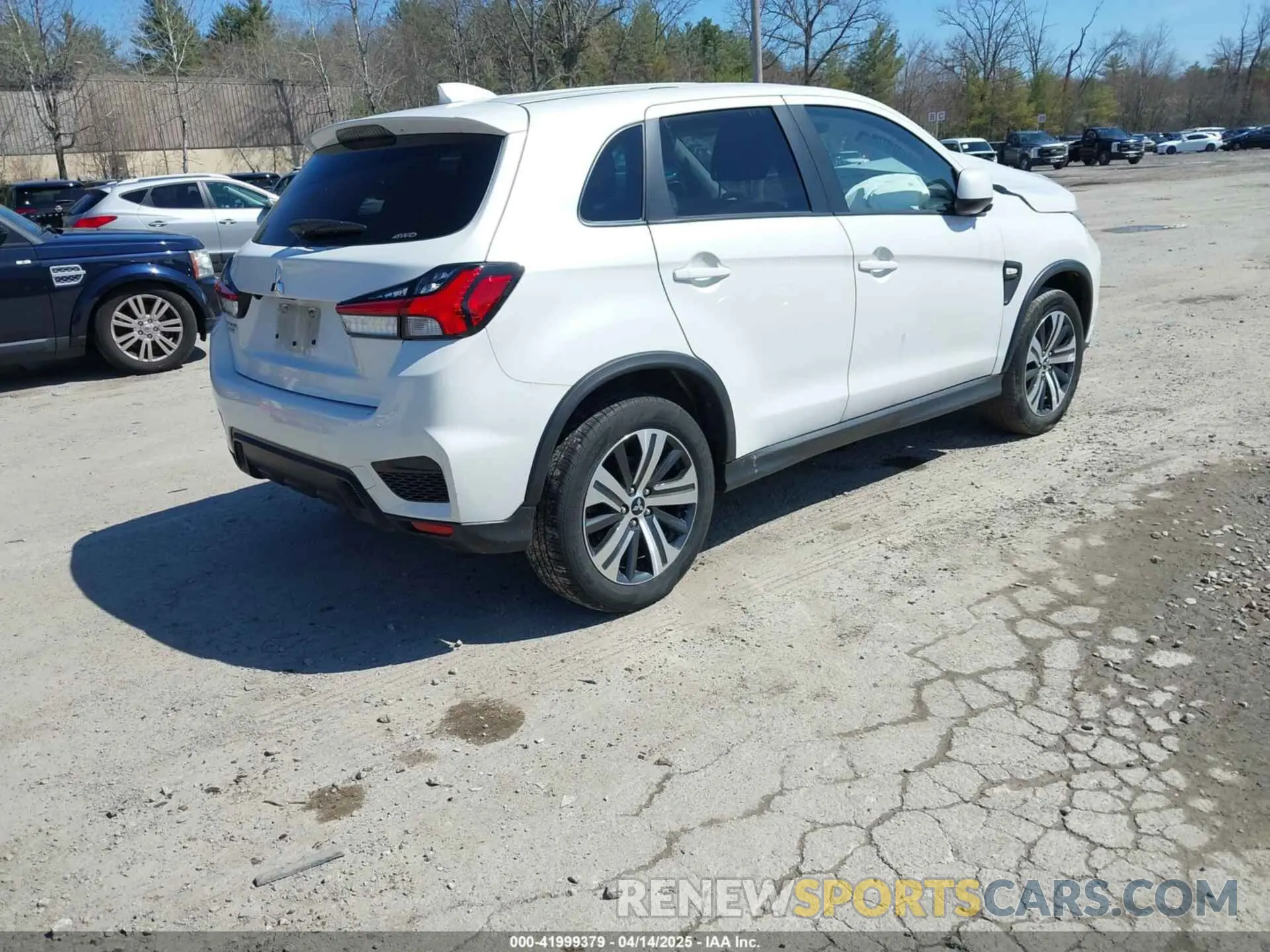 4 fotografías del automóvil dañado JA4ARUAU4MU001681 MITSUBISHI OUTLANDER SPORT 2021