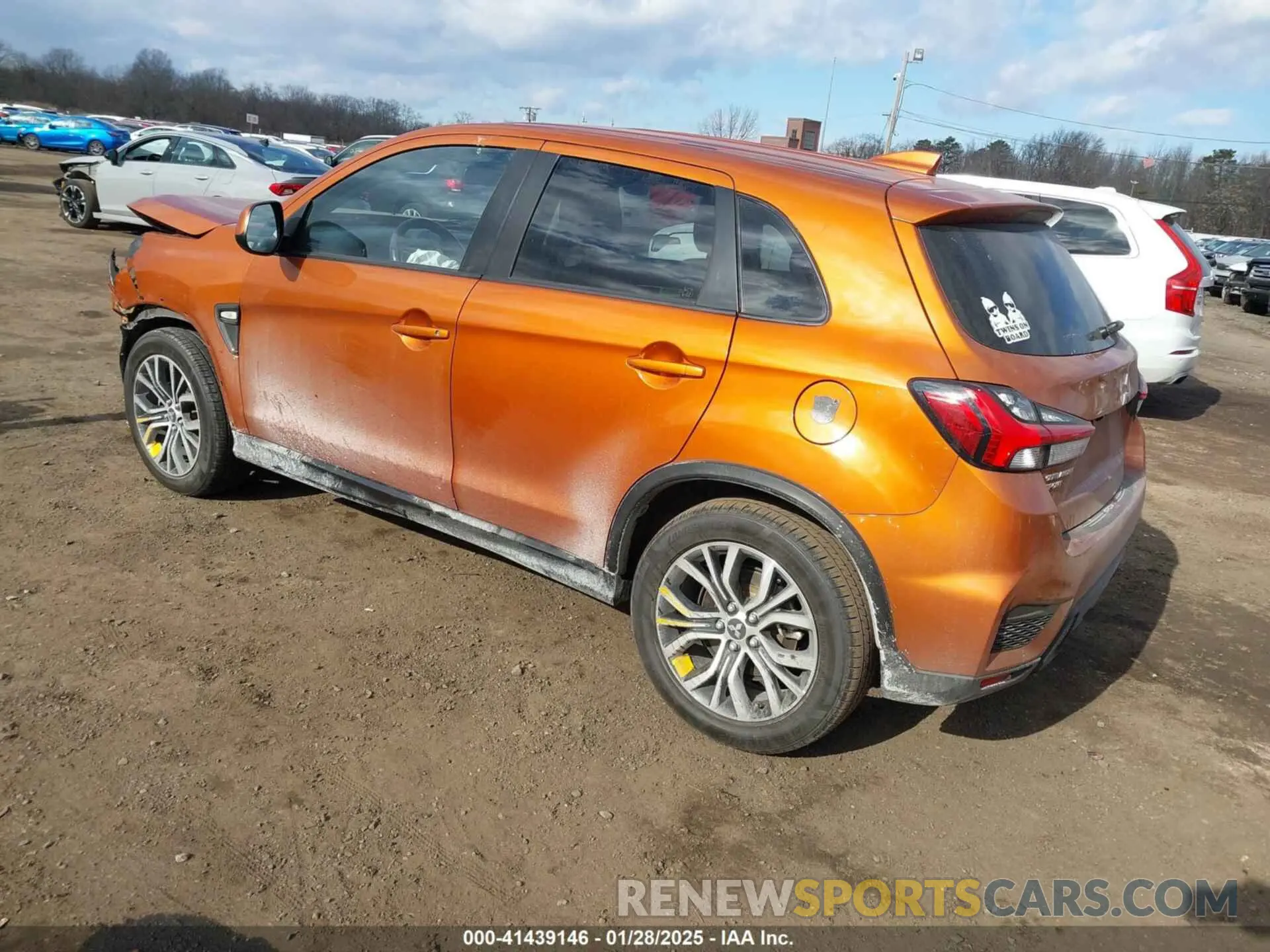 3 fotografías del automóvil dañado JA4ARUAU4MU021607 MITSUBISHI OUTLANDER SPORT 2021