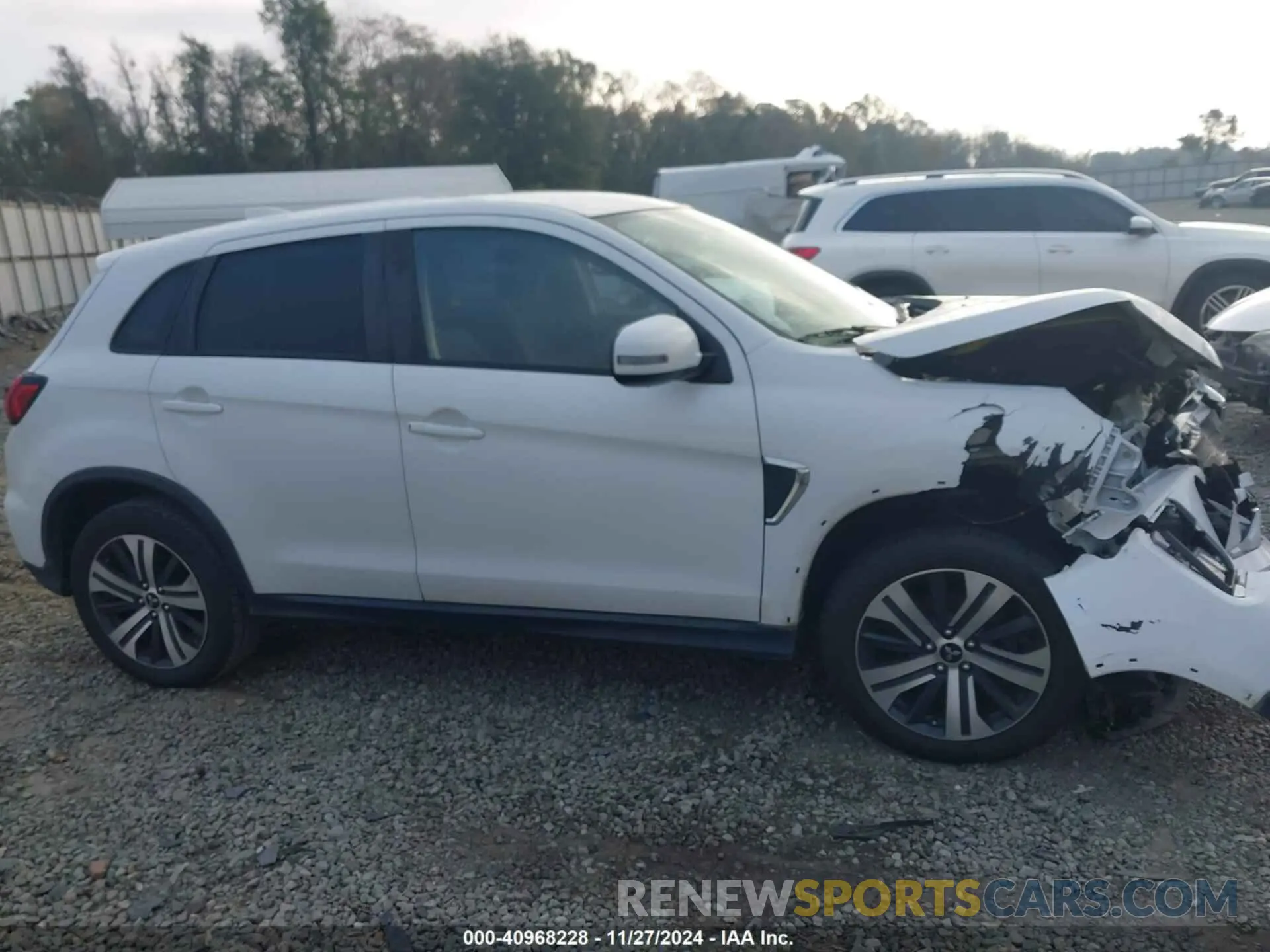 13 fotografías del automóvil dañado JA4ARUAU5MU019400 MITSUBISHI OUTLANDER SPORT 2021