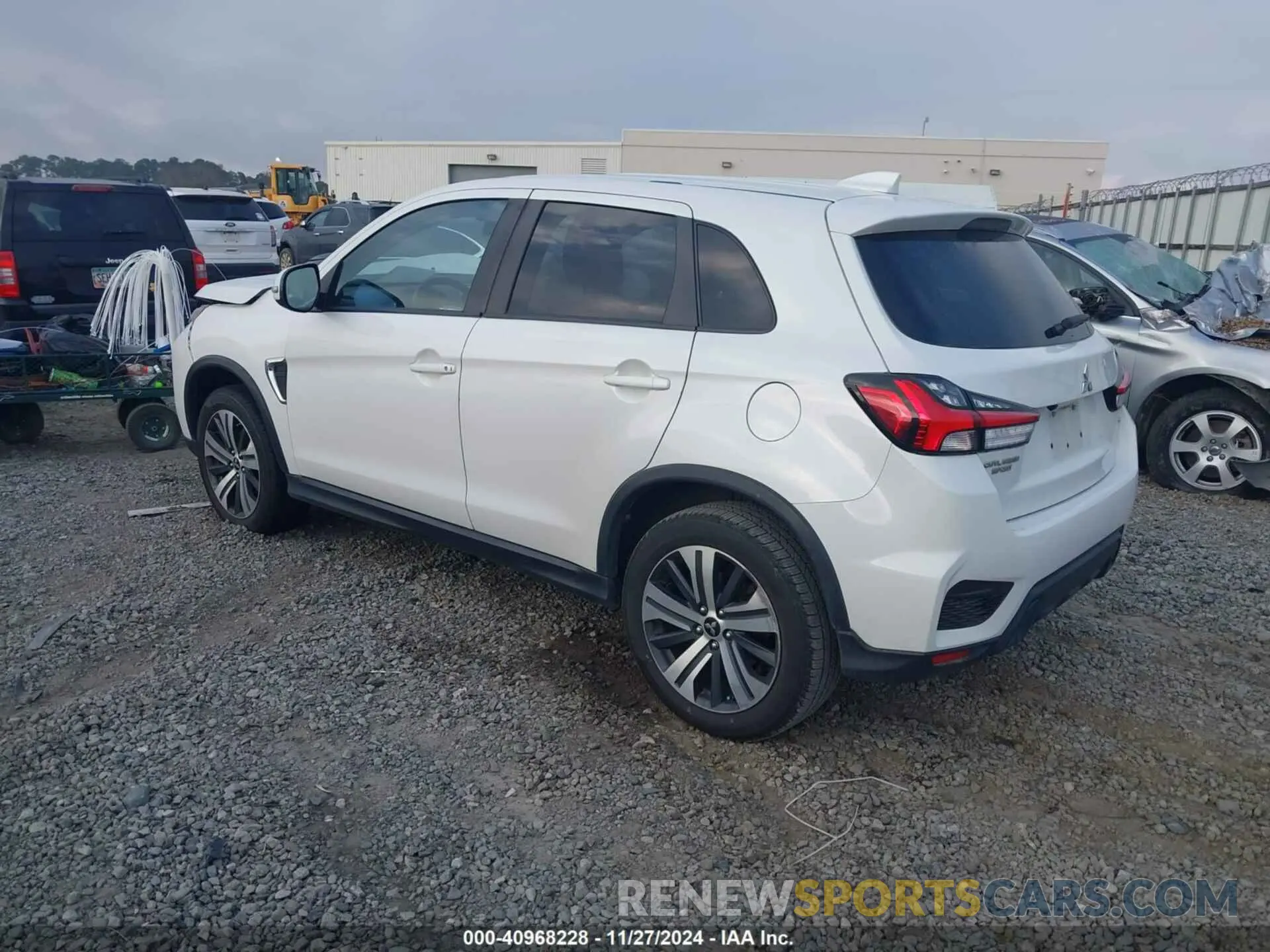3 fotografías del automóvil dañado JA4ARUAU5MU019400 MITSUBISHI OUTLANDER SPORT 2021