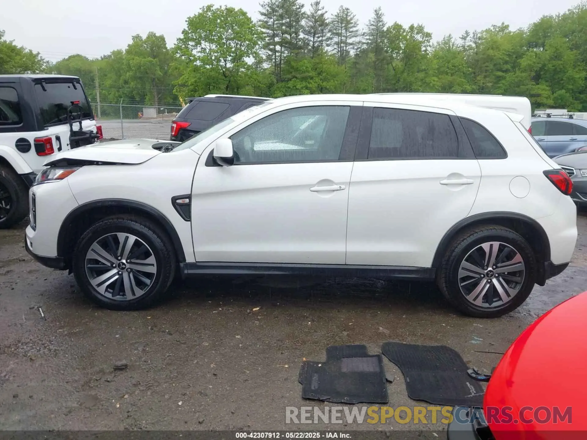 14 fotografías del automóvil dañado JA4ARUAU6MU001763 MITSUBISHI OUTLANDER SPORT 2021