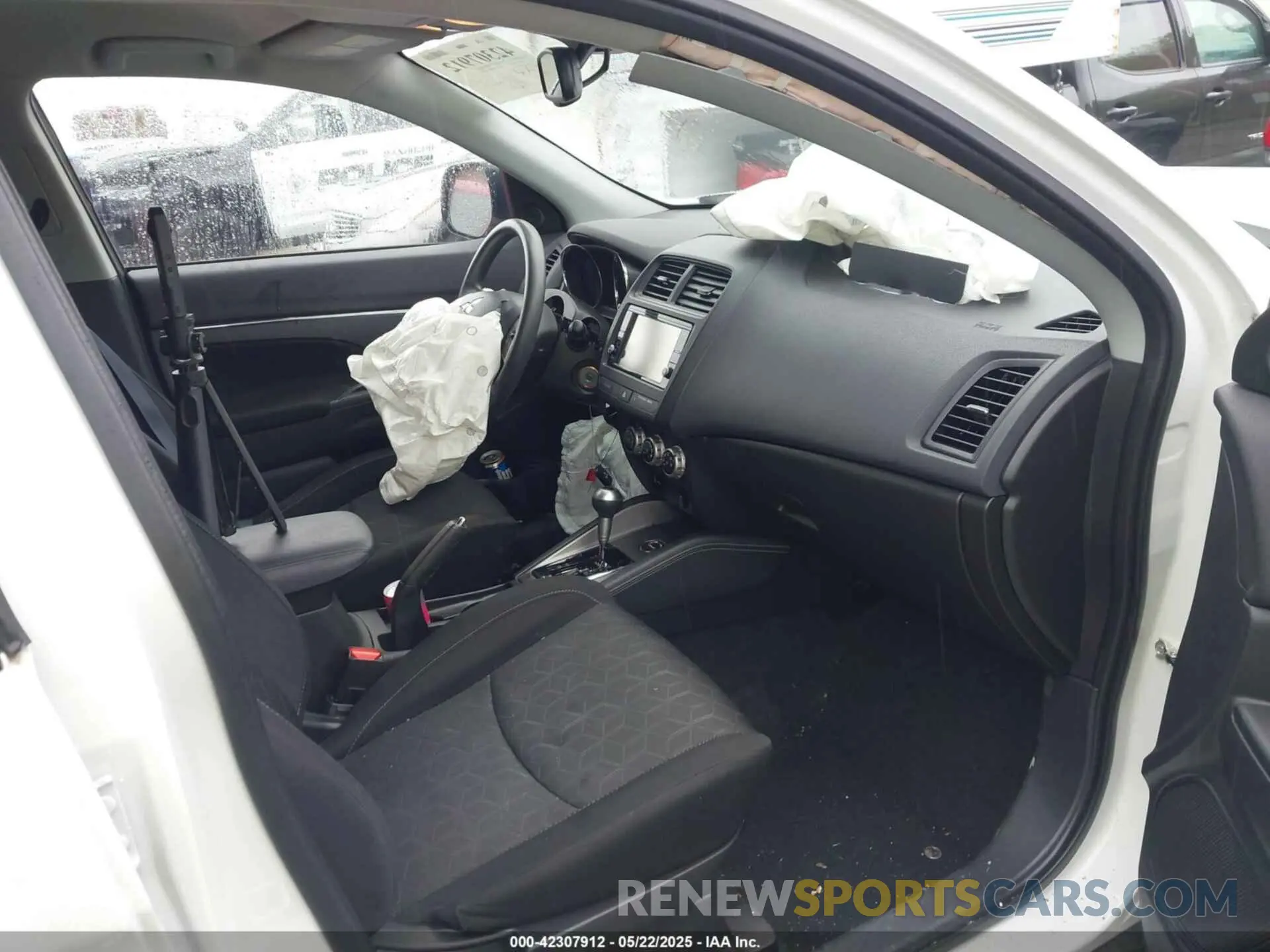 5 fotografías del automóvil dañado JA4ARUAU6MU001763 MITSUBISHI OUTLANDER SPORT 2021