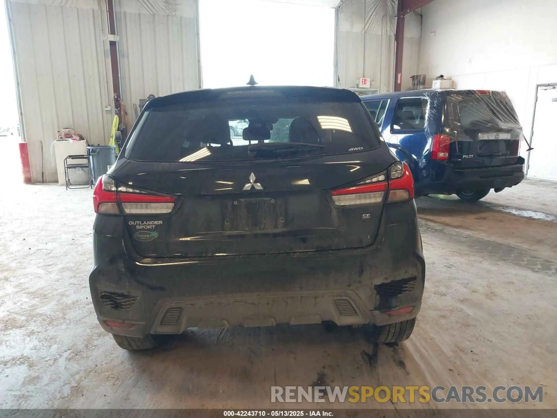 16 fotografías del automóvil dañado JA4ARUAU6MU011483 MITSUBISHI OUTLANDER SPORT 2021
