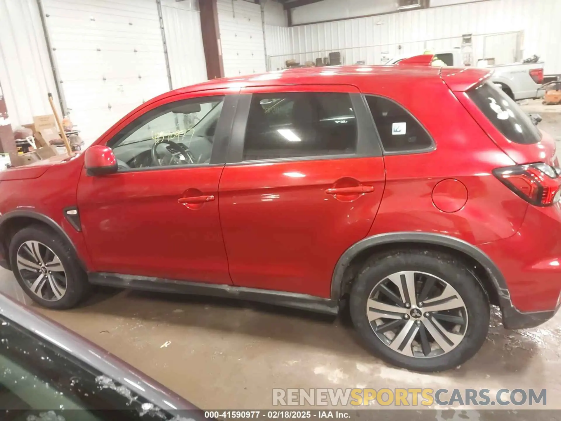 14 fotografías del automóvil dañado JA4ARUAU6MU020734 MITSUBISHI OUTLANDER SPORT 2021