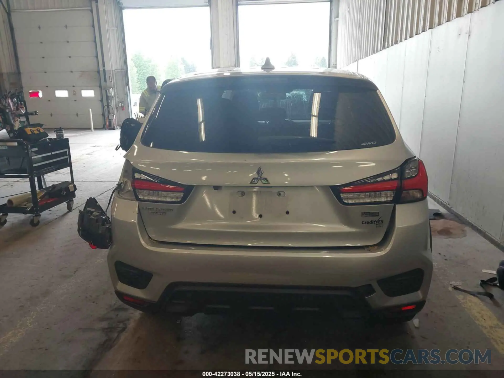 16 fotografías del automóvil dañado JA4ARUAU6MU027277 MITSUBISHI OUTLANDER SPORT 2021