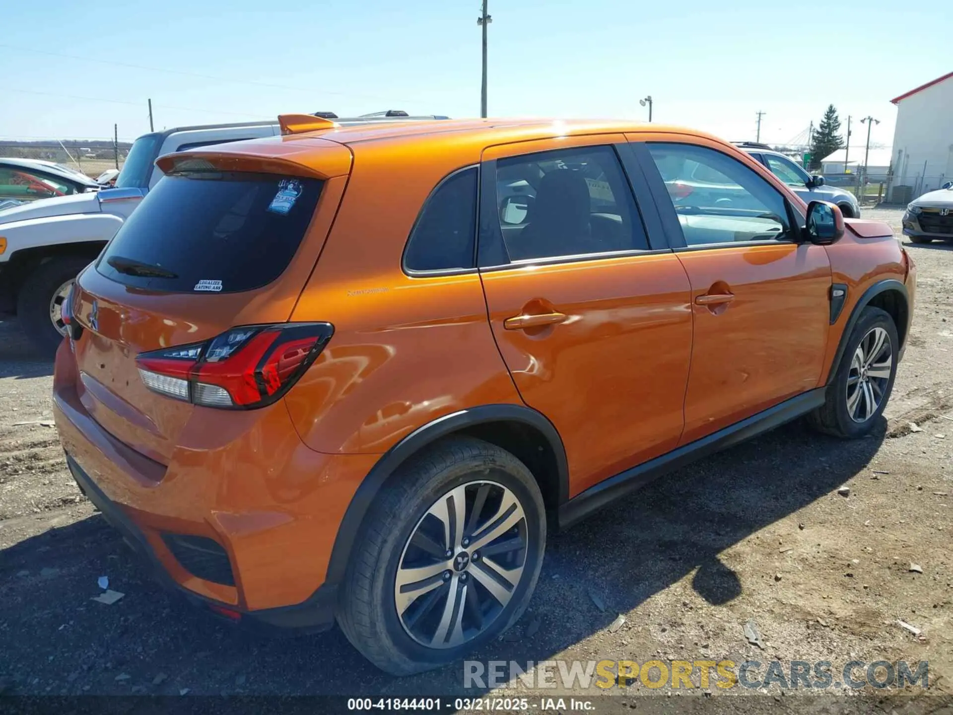 4 fotografías del automóvil dañado JA4ARUAU7MU006454 MITSUBISHI OUTLANDER SPORT 2021