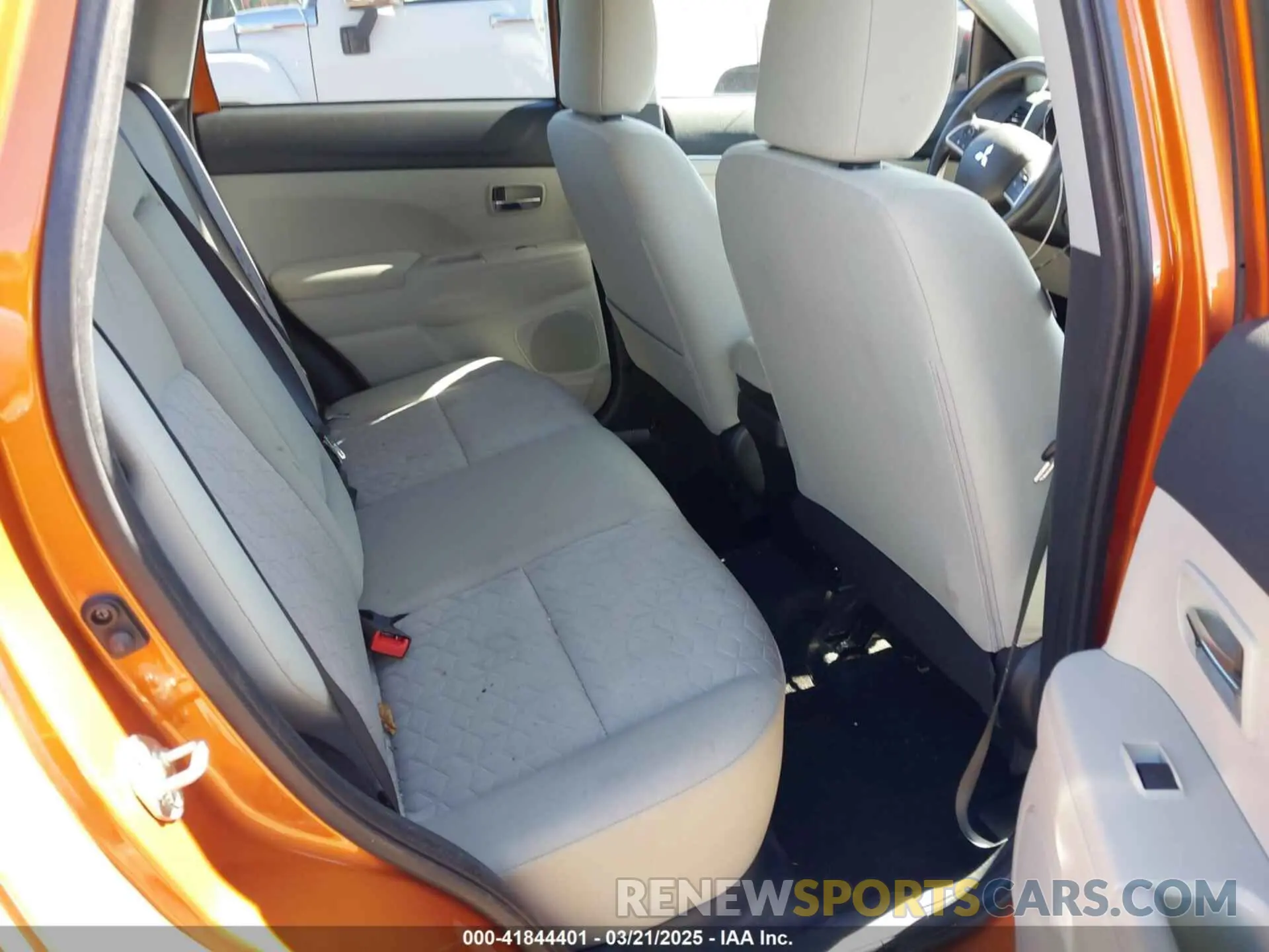 8 fotografías del automóvil dañado JA4ARUAU7MU006454 MITSUBISHI OUTLANDER SPORT 2021