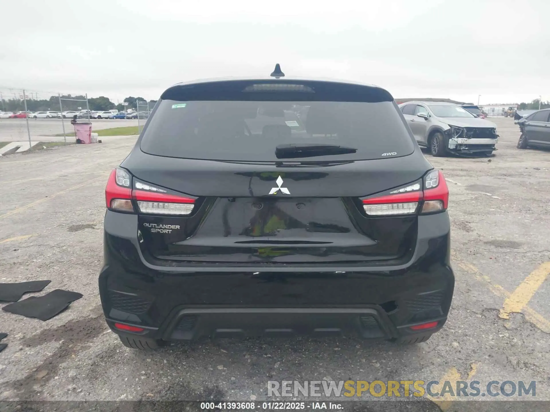 16 fotografías del automóvil dañado JA4ARUAU8MU029791 MITSUBISHI OUTLANDER SPORT 2021