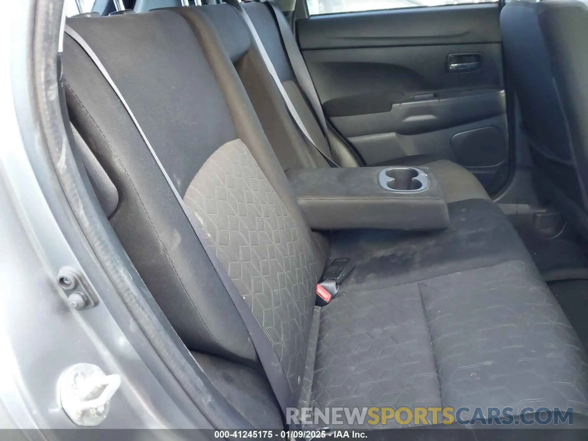 8 fotografías del automóvil dañado JA4ARUAU9MU004186 MITSUBISHI OUTLANDER SPORT 2021