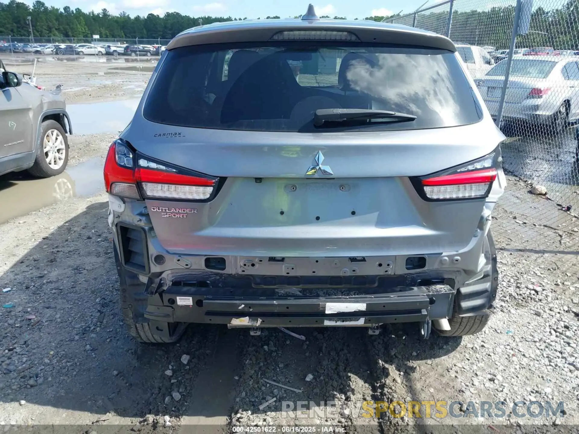 16 fotografías del automóvil dañado JA4APUAU4NU004393 MITSUBISHI OUTLANDER SPORT 2022