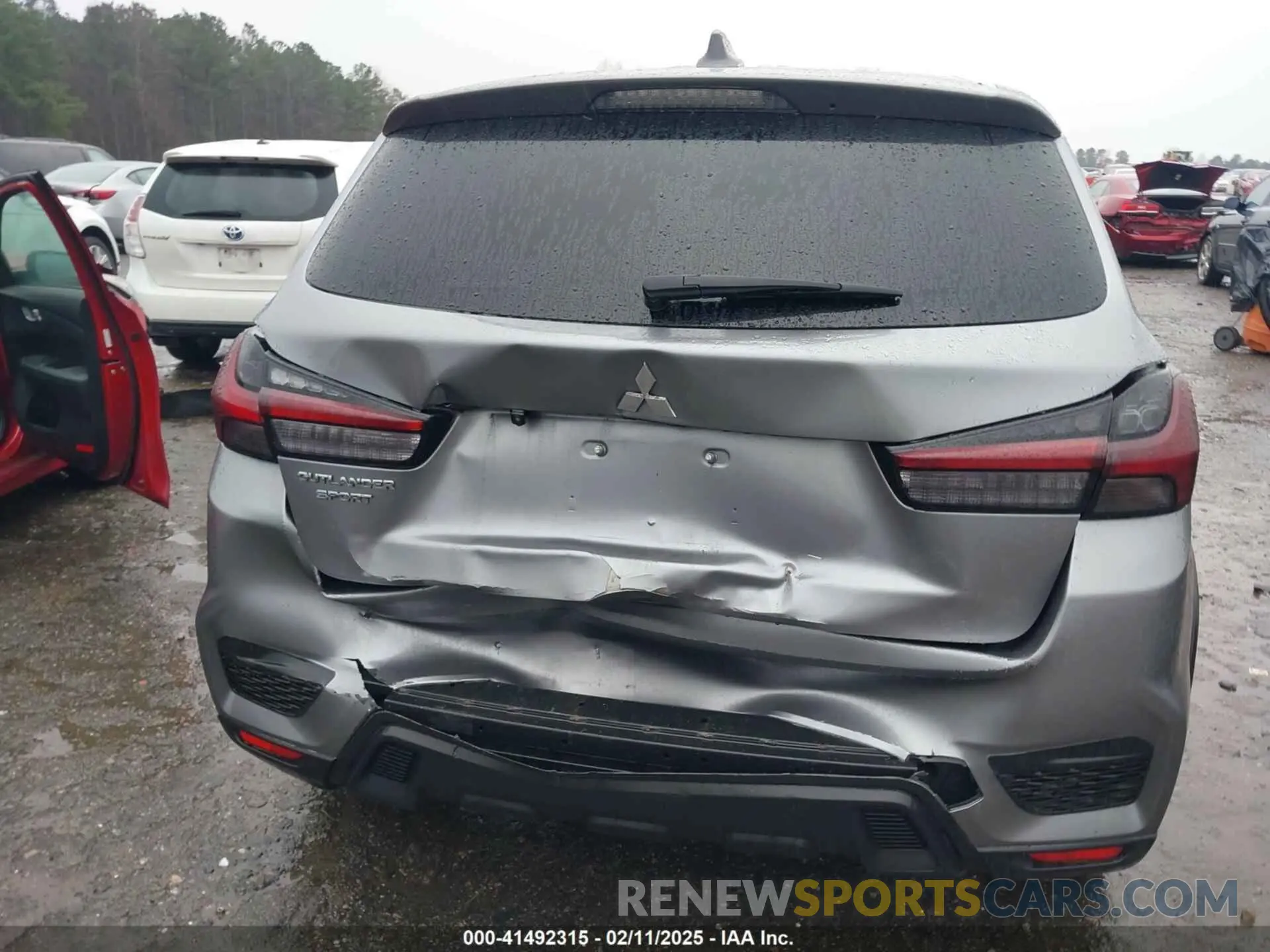 16 fotografías del automóvil dañado JA4APUAU6NU008946 MITSUBISHI OUTLANDER SPORT 2022