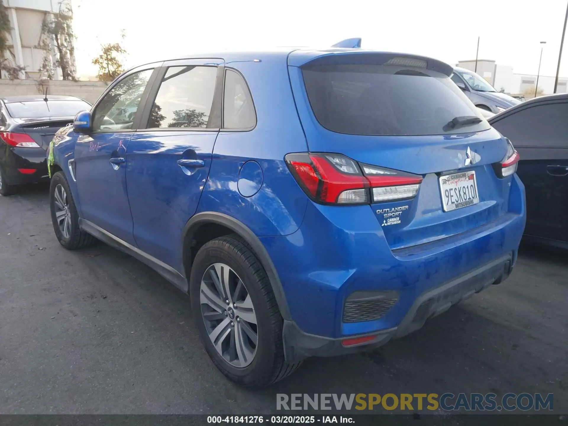3 fotografías del automóvil dañado JA4APVAU0NU014327 MITSUBISHI OUTLANDER SPORT 2022