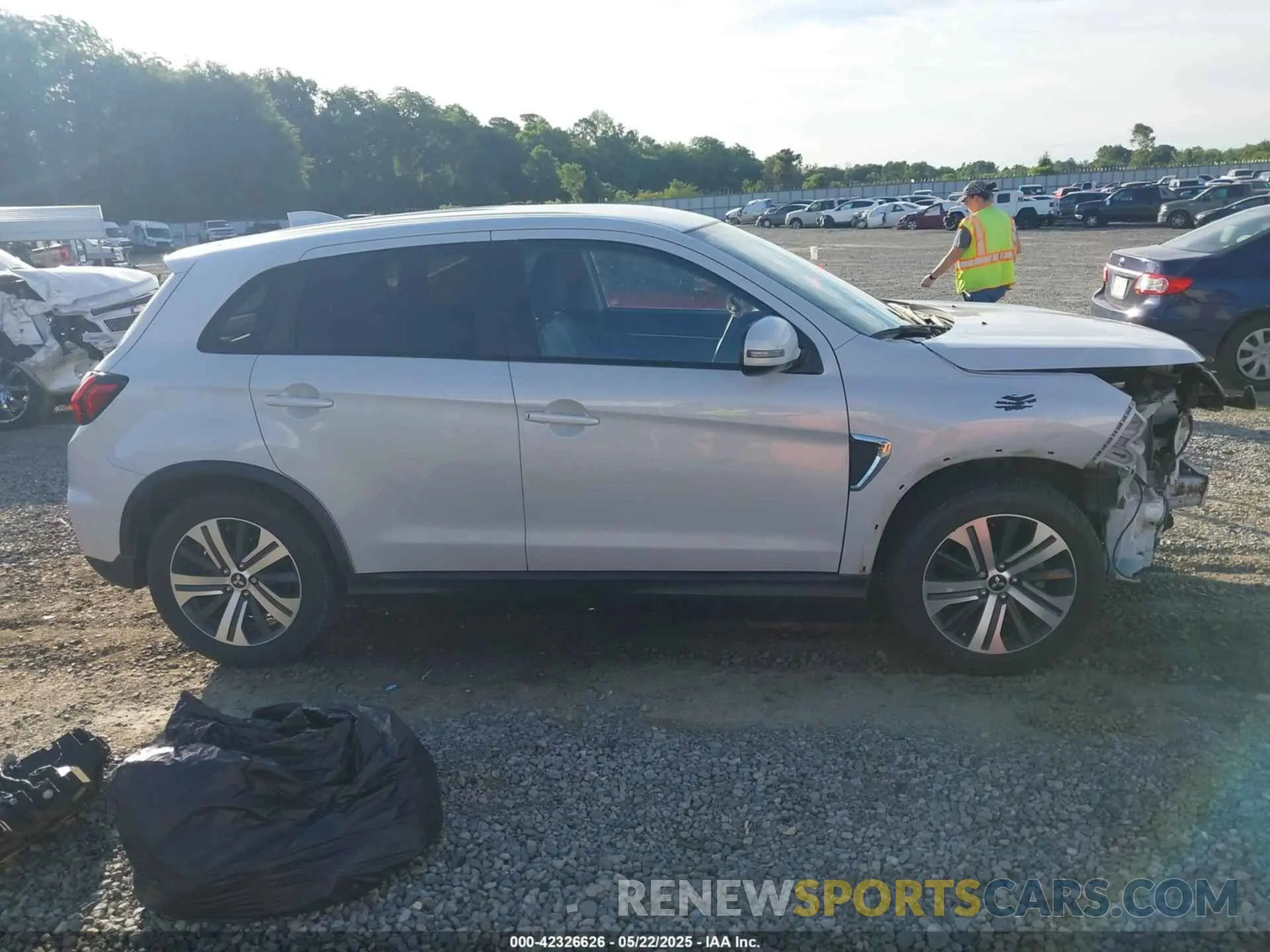 13 fotografías del automóvil dañado JA4APVAU2NU011803 MITSUBISHI OUTLANDER SPORT 2022