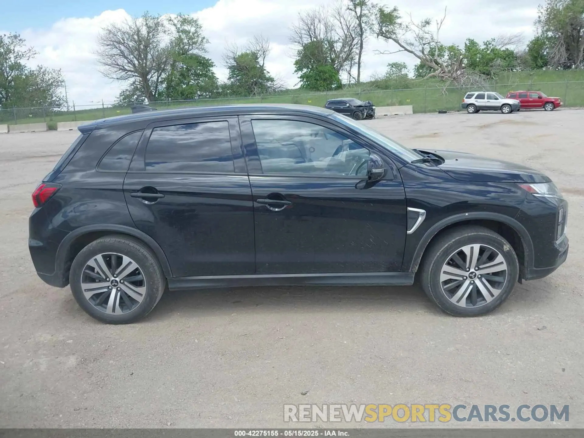 14 fotografías del automóvil dañado JA4APVAU3NU002124 MITSUBISHI OUTLANDER SPORT 2022
