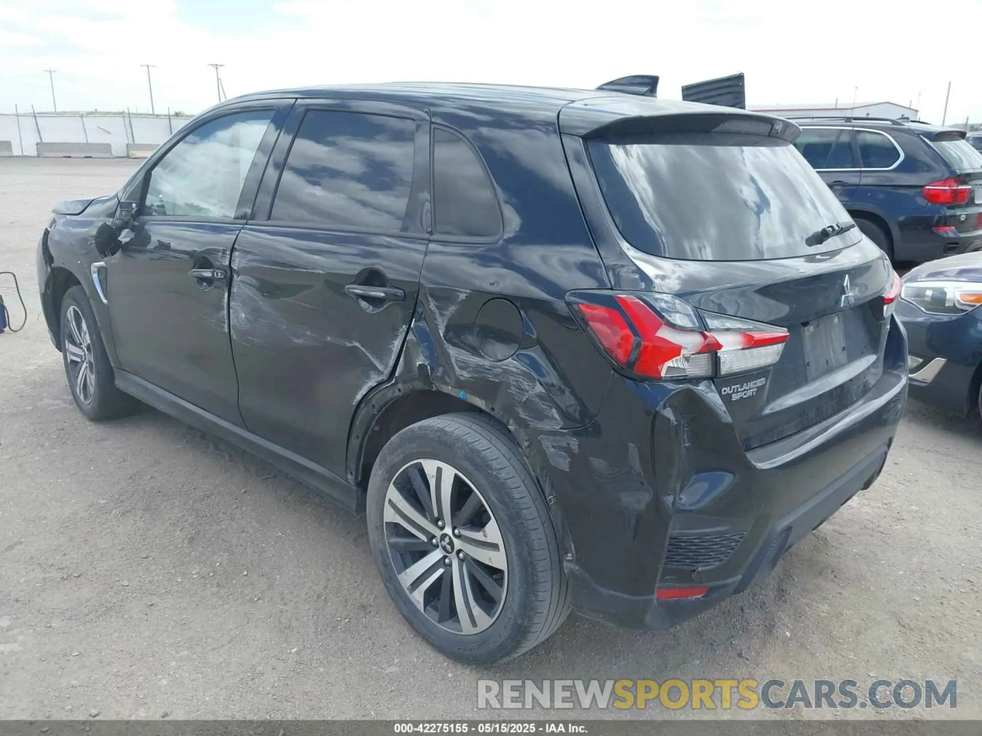 3 fotografías del automóvil dañado JA4APVAU3NU002124 MITSUBISHI OUTLANDER SPORT 2022