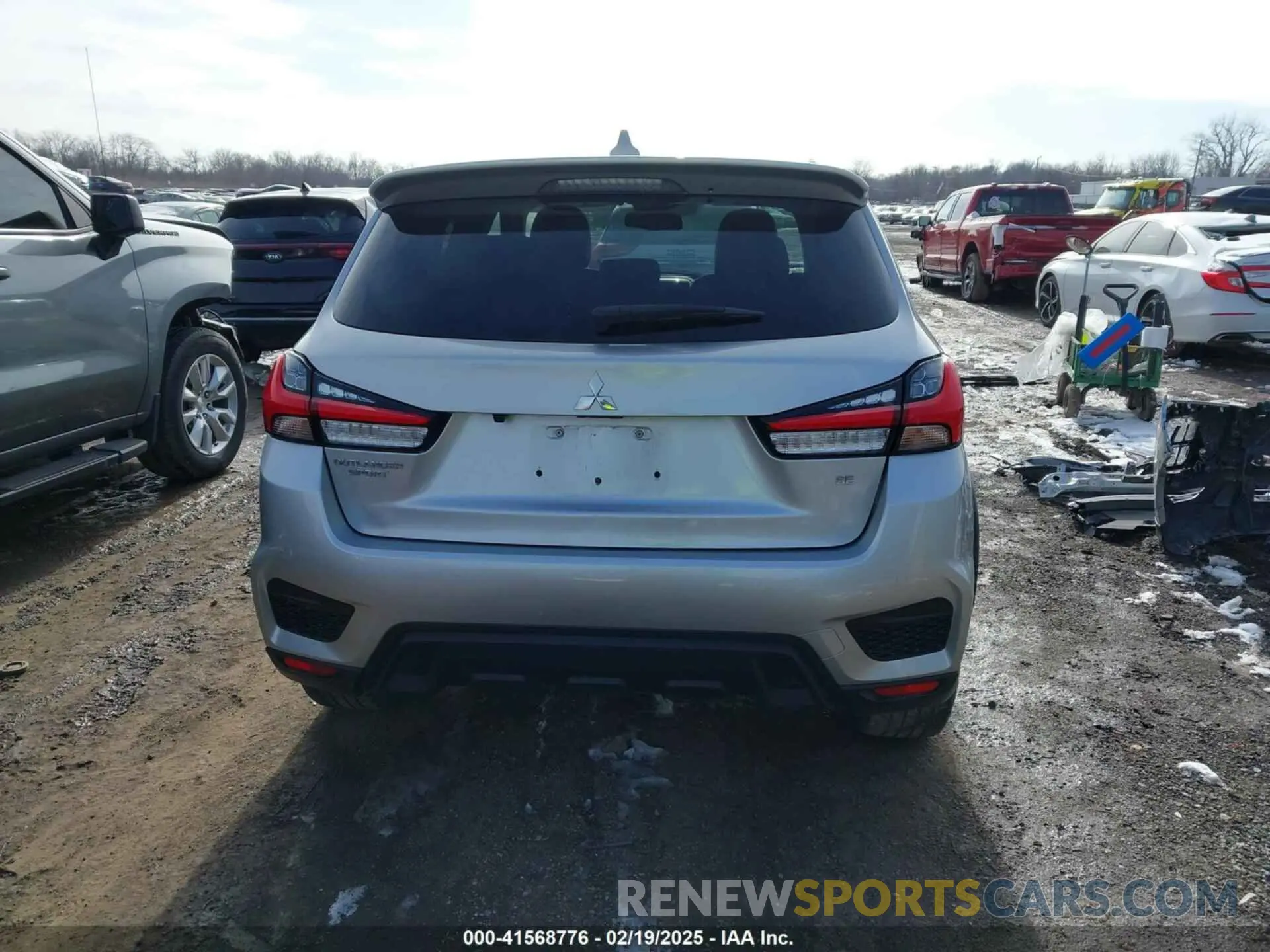 17 fotografías del automóvil dañado JA4APVAU6NU000237 MITSUBISHI OUTLANDER SPORT 2022
