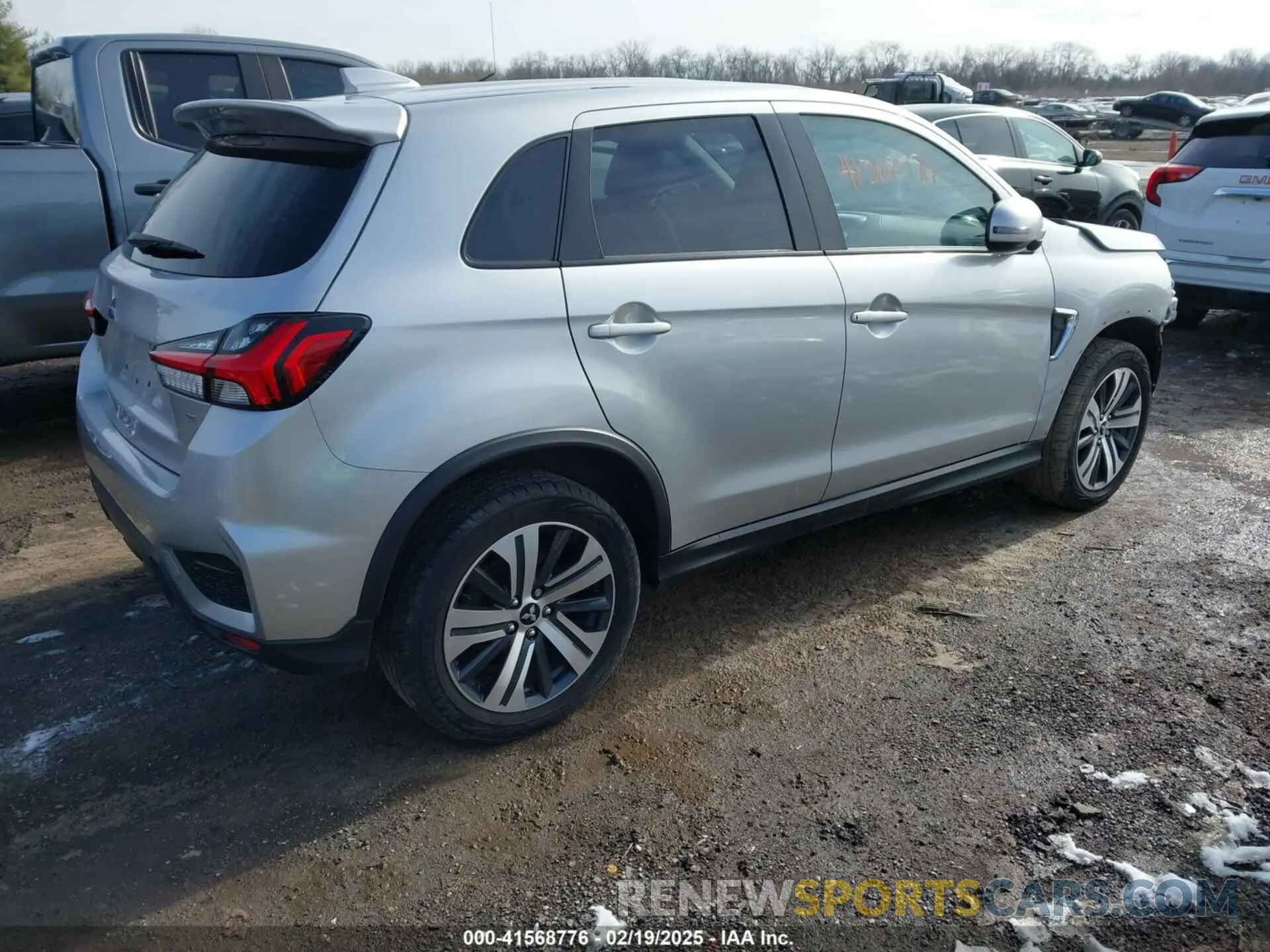 4 fotografías del automóvil dañado JA4APVAU6NU000237 MITSUBISHI OUTLANDER SPORT 2022
