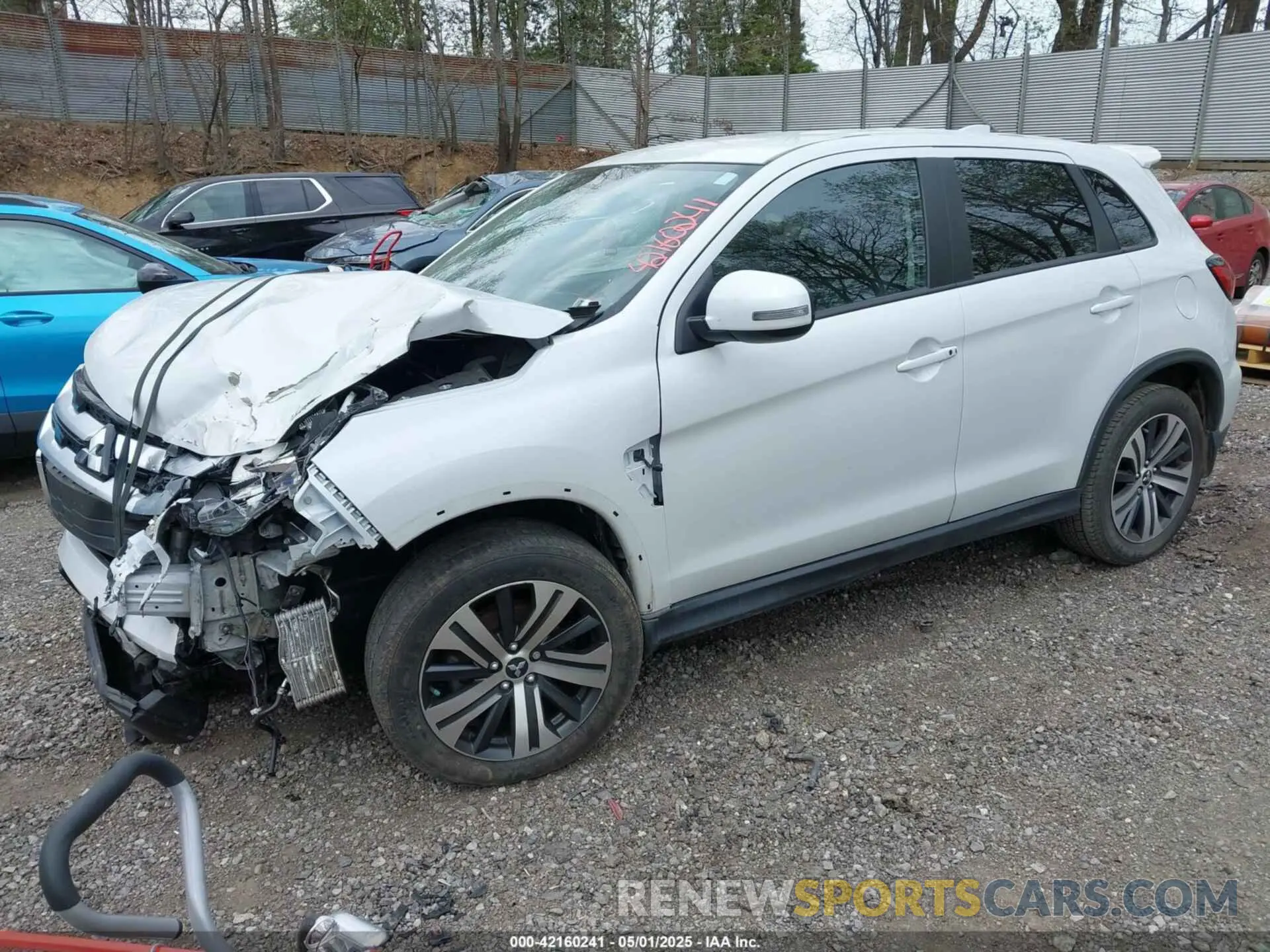 2 fotografías del automóvil dañado JA4ARUAU0NU001713 MITSUBISHI OUTLANDER SPORT 2022