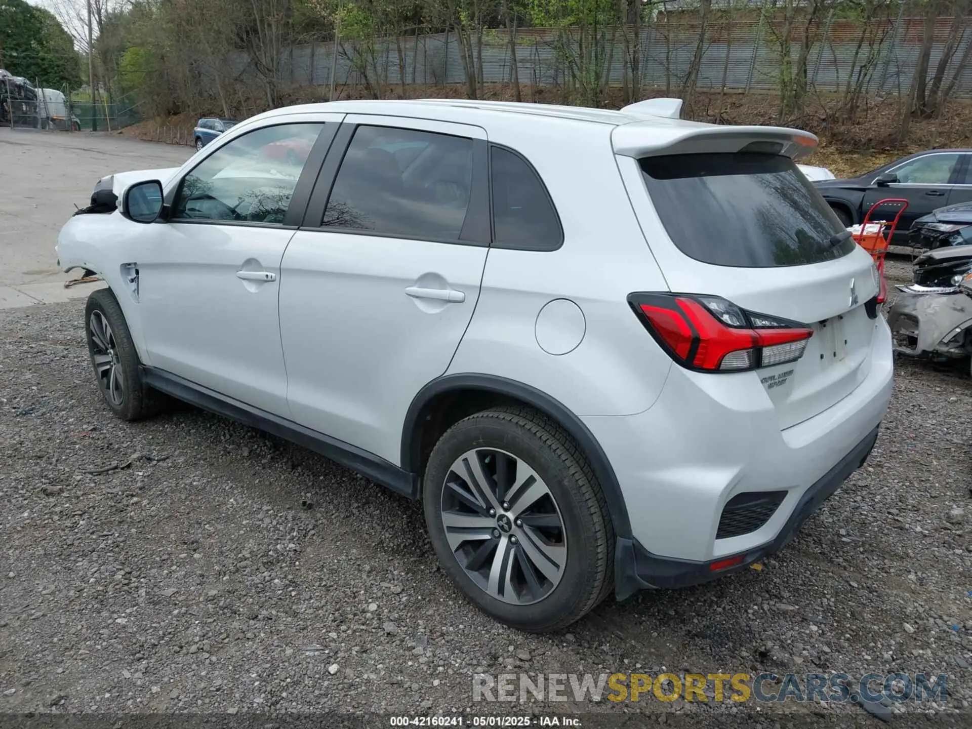 3 fotografías del automóvil dañado JA4ARUAU0NU001713 MITSUBISHI OUTLANDER SPORT 2022