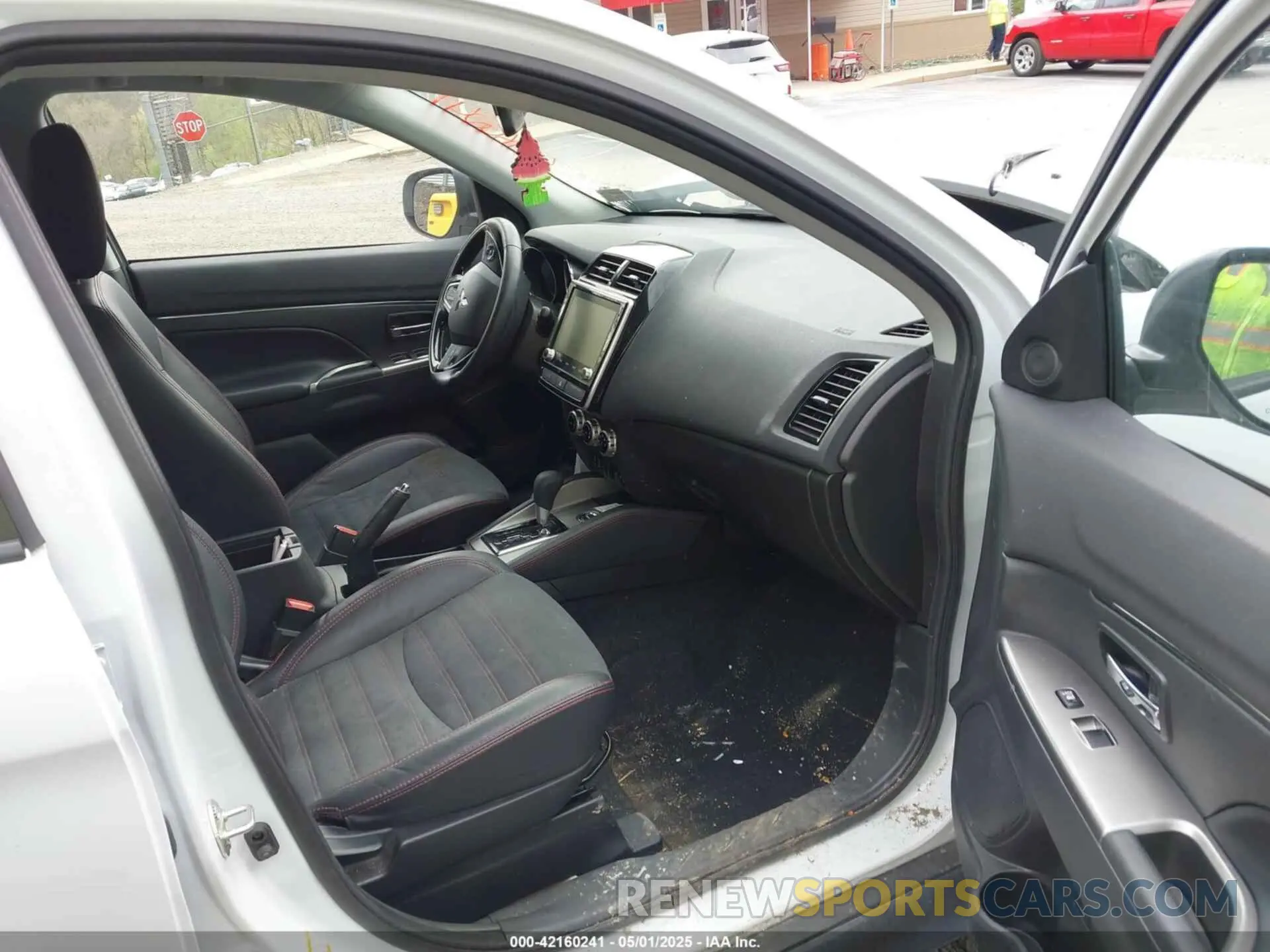 5 fotografías del automóvil dañado JA4ARUAU0NU001713 MITSUBISHI OUTLANDER SPORT 2022