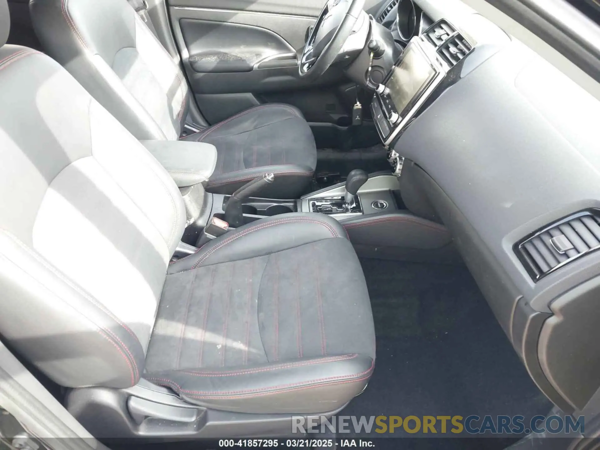 5 fotografías del automóvil dañado JA4ARUAU0NU008029 MITSUBISHI OUTLANDER SPORT 2022