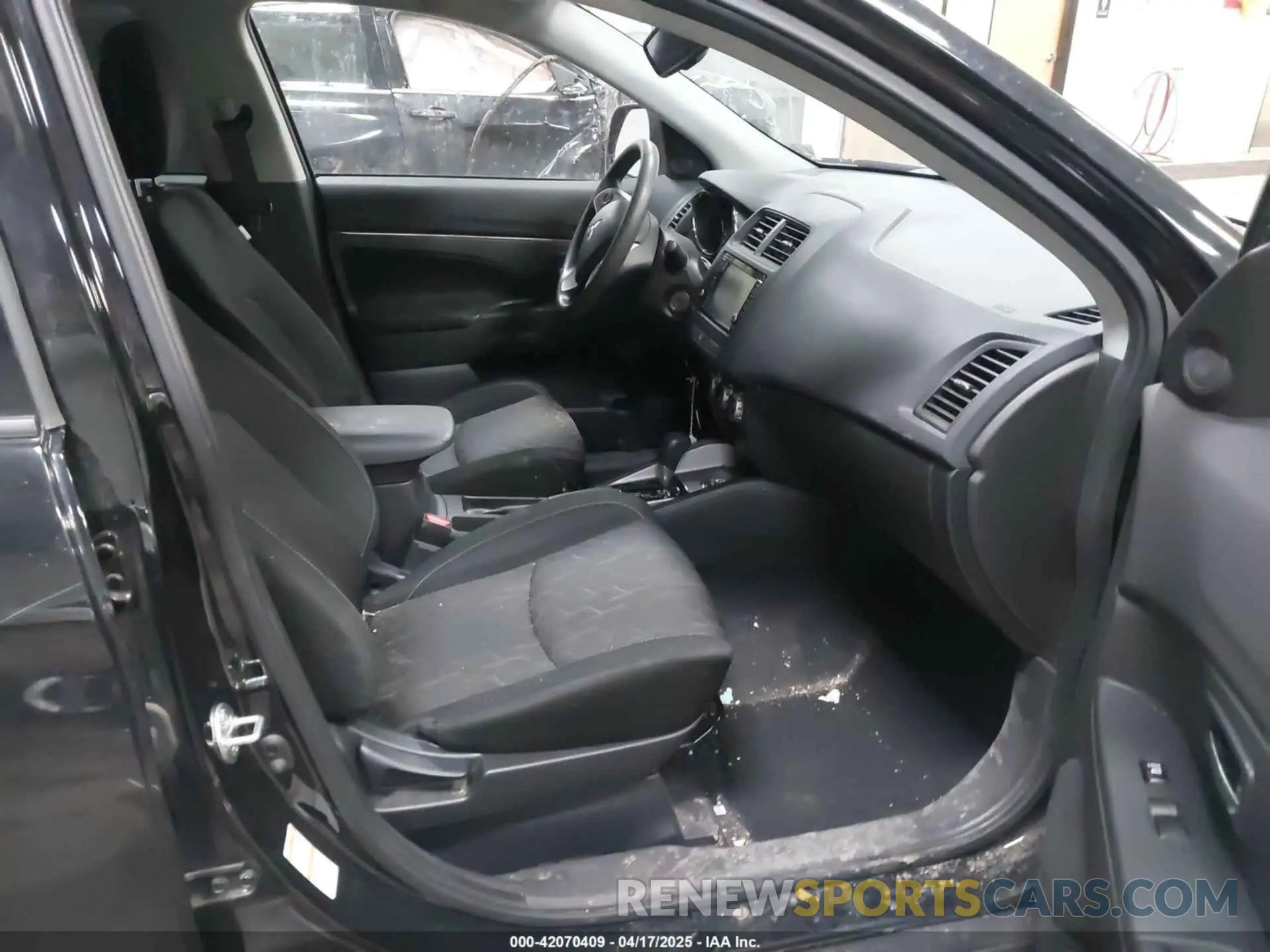 5 fotografías del automóvil dañado JA4ARUAU9NU017604 MITSUBISHI OUTLANDER SPORT 2022