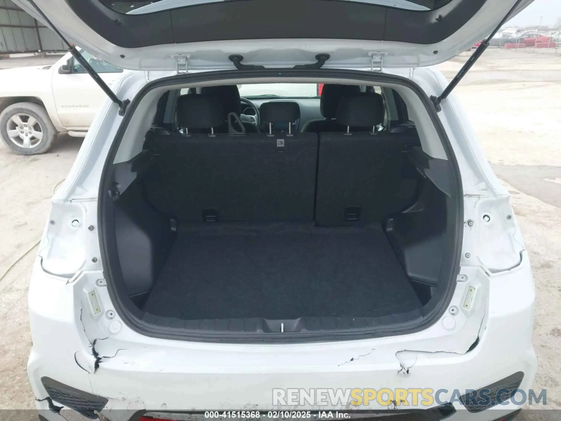18 fotografías del automóvil dañado JA4ARUAU0PU004579 MITSUBISHI OUTLANDER SPORT 2023