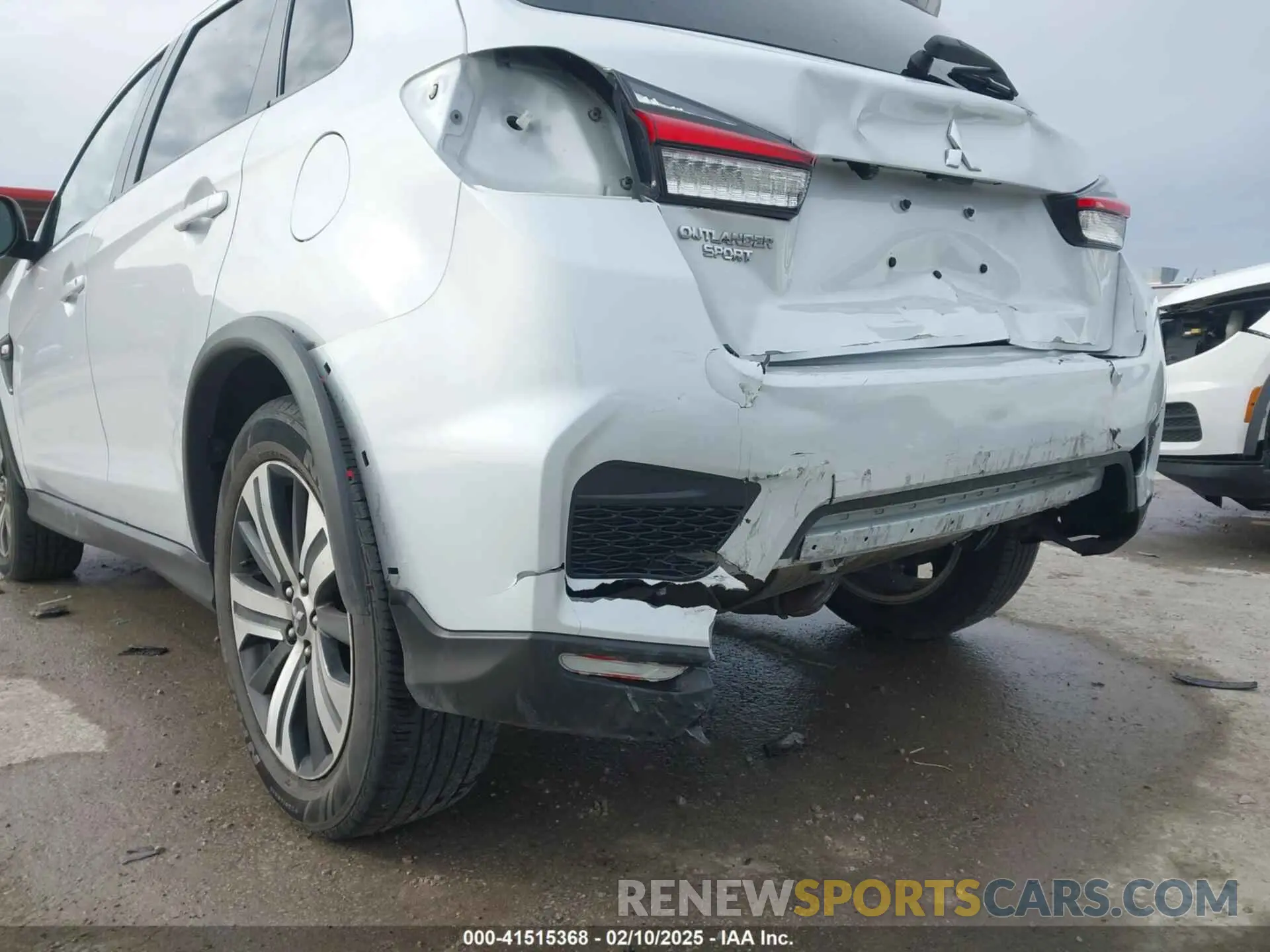 21 fotografías del automóvil dañado JA4ARUAU0PU004579 MITSUBISHI OUTLANDER SPORT 2023