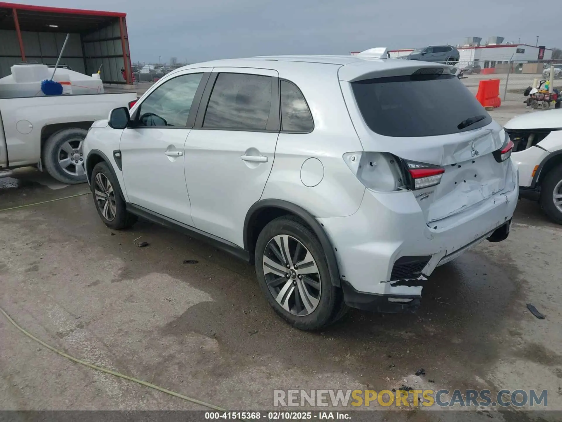 3 fotografías del automóvil dañado JA4ARUAU0PU004579 MITSUBISHI OUTLANDER SPORT 2023