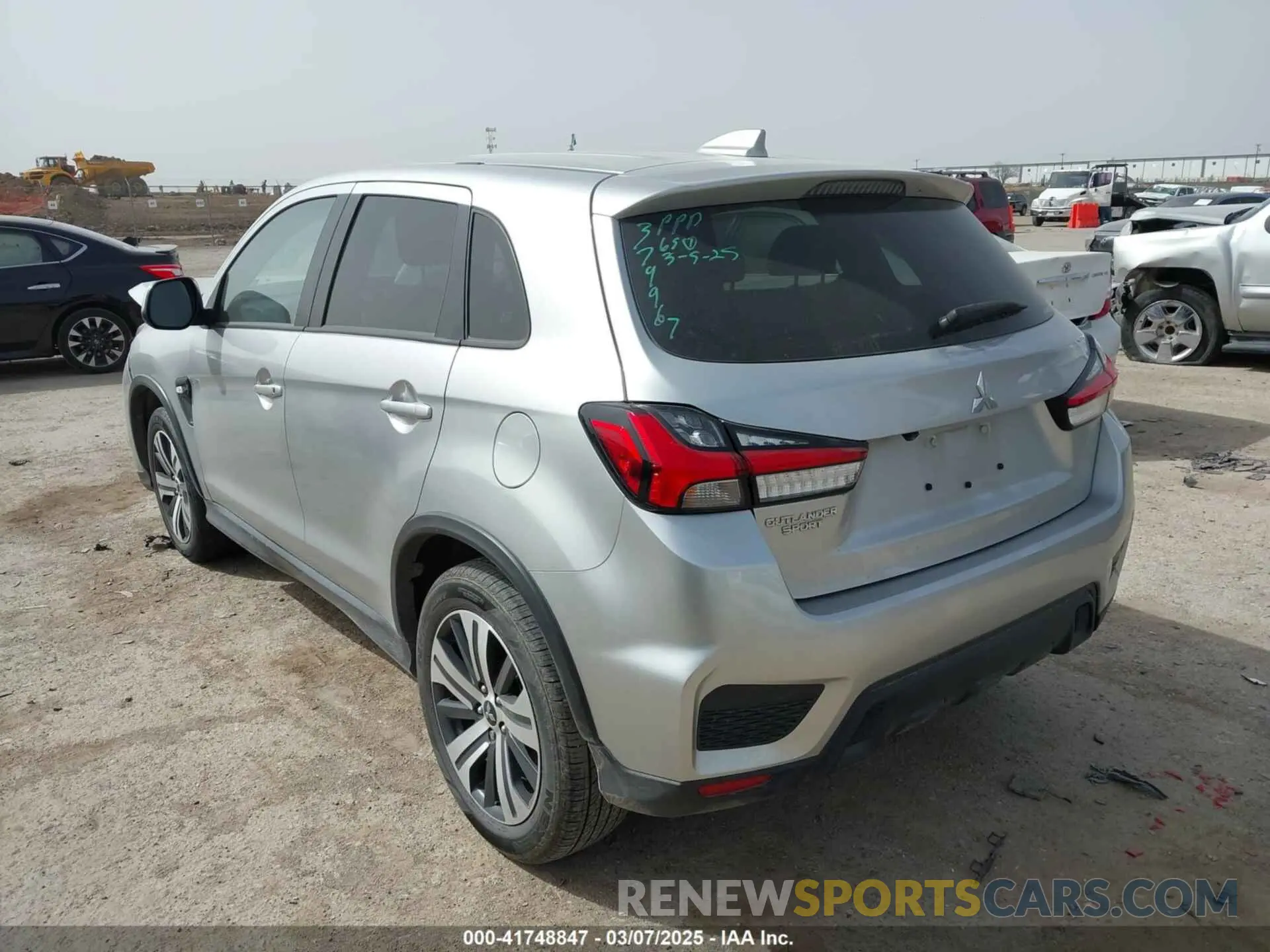 3 fotografías del automóvil dañado JA4ARUAU0PU016926 MITSUBISHI OUTLANDER SPORT 2023