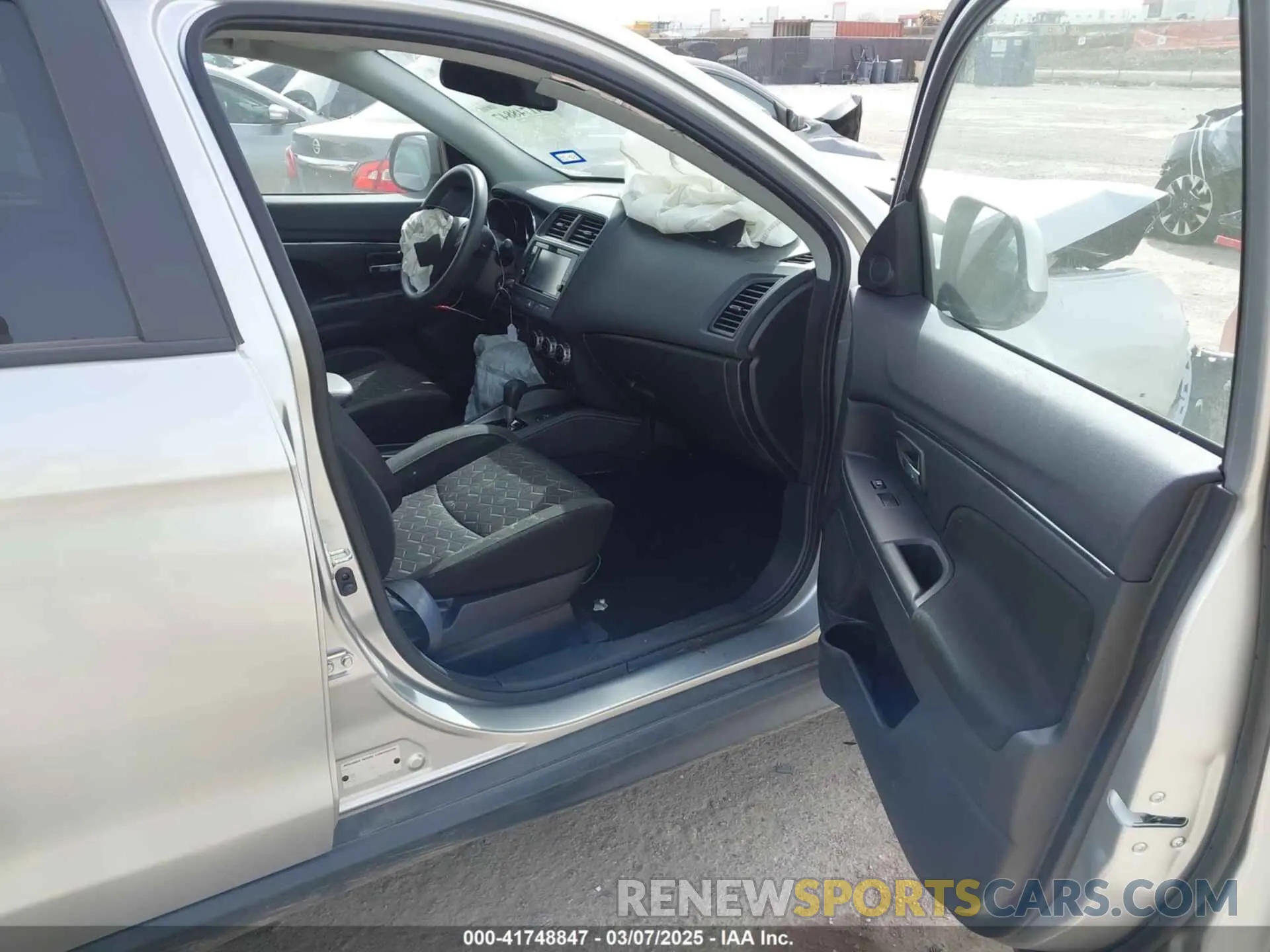 5 fotografías del automóvil dañado JA4ARUAU0PU016926 MITSUBISHI OUTLANDER SPORT 2023