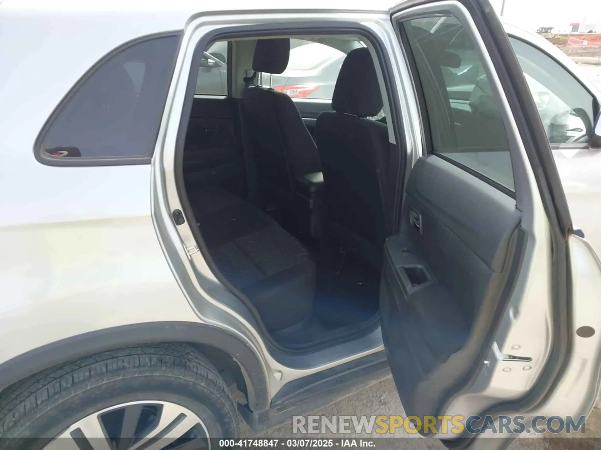 8 fotografías del automóvil dañado JA4ARUAU0PU016926 MITSUBISHI OUTLANDER SPORT 2023