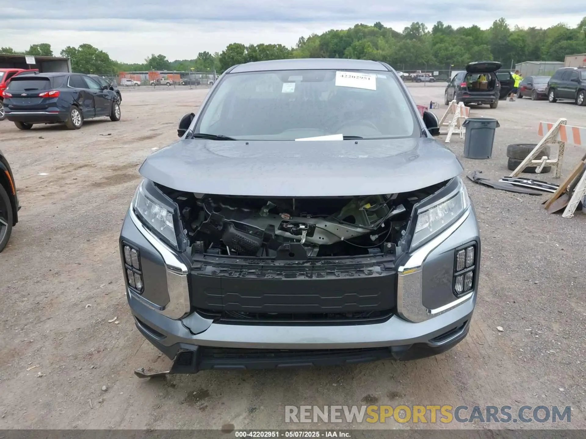 13 fotografías del automóvil dañado JA4ARUAU1PU004915 MITSUBISHI OUTLANDER SPORT 2023