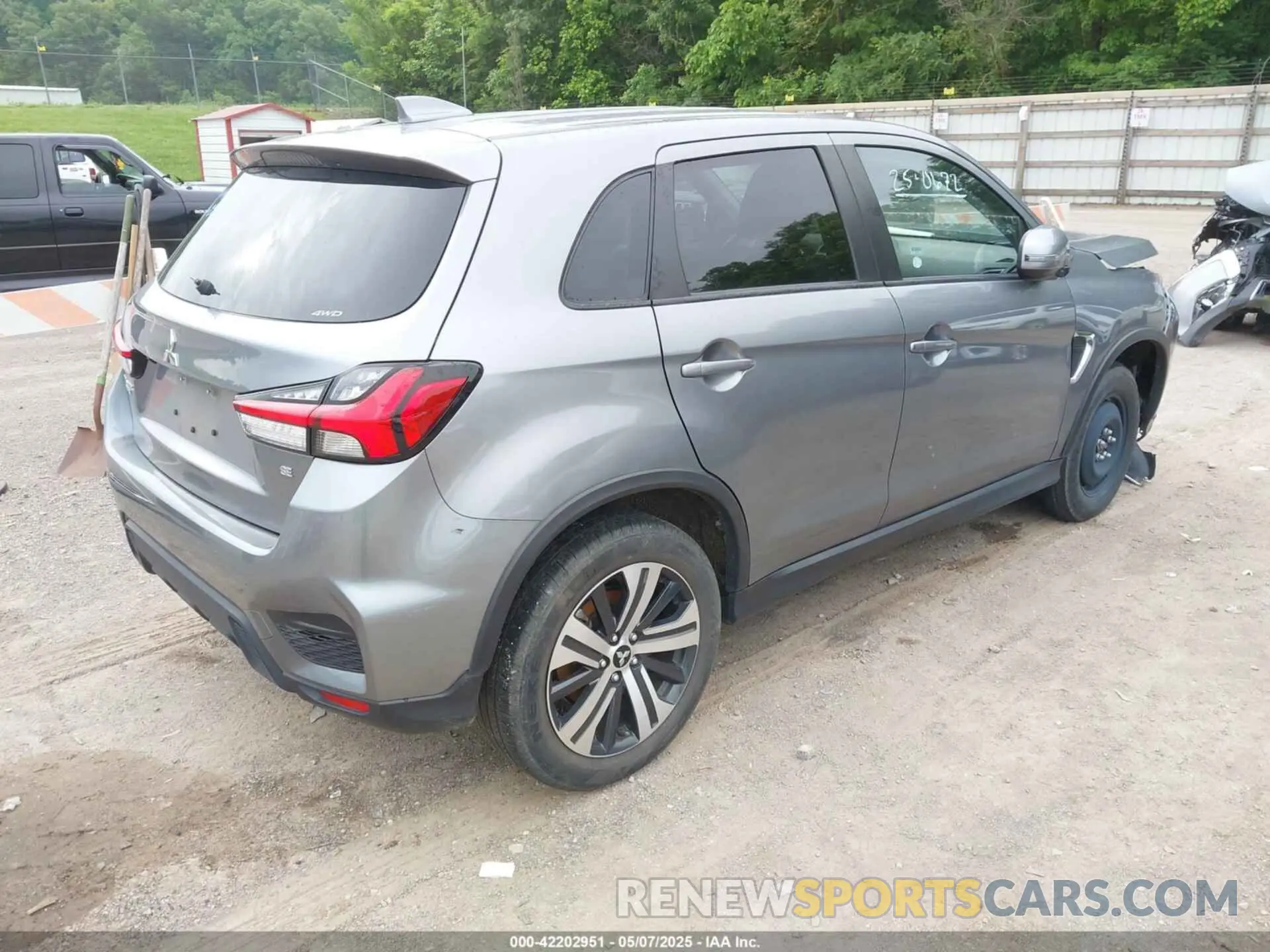 4 fotografías del automóvil dañado JA4ARUAU1PU004915 MITSUBISHI OUTLANDER SPORT 2023