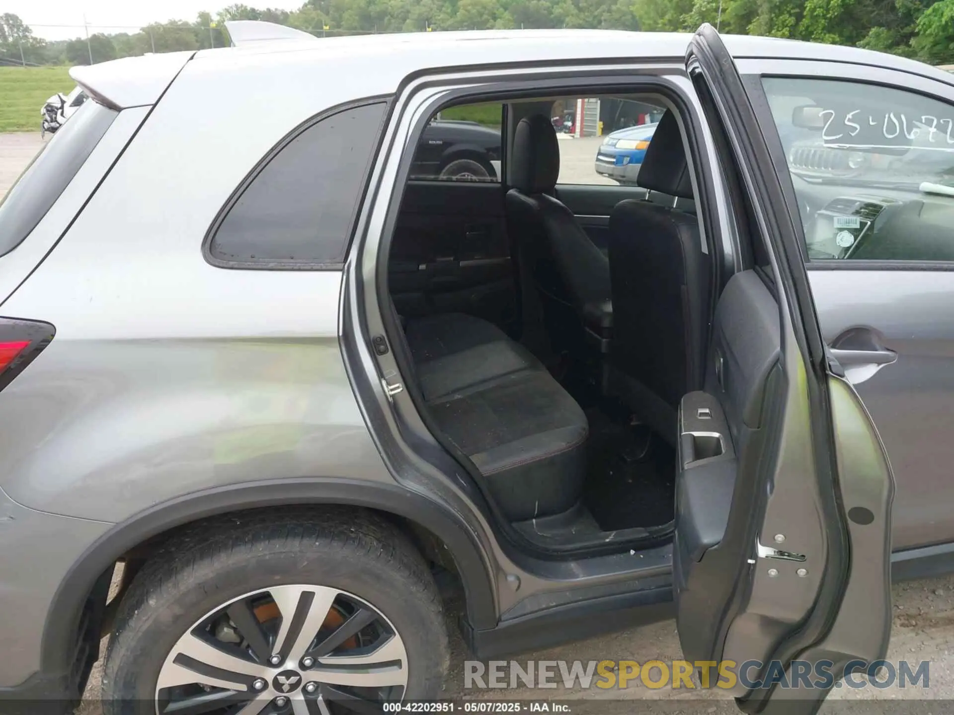 8 fotografías del automóvil dañado JA4ARUAU1PU004915 MITSUBISHI OUTLANDER SPORT 2023