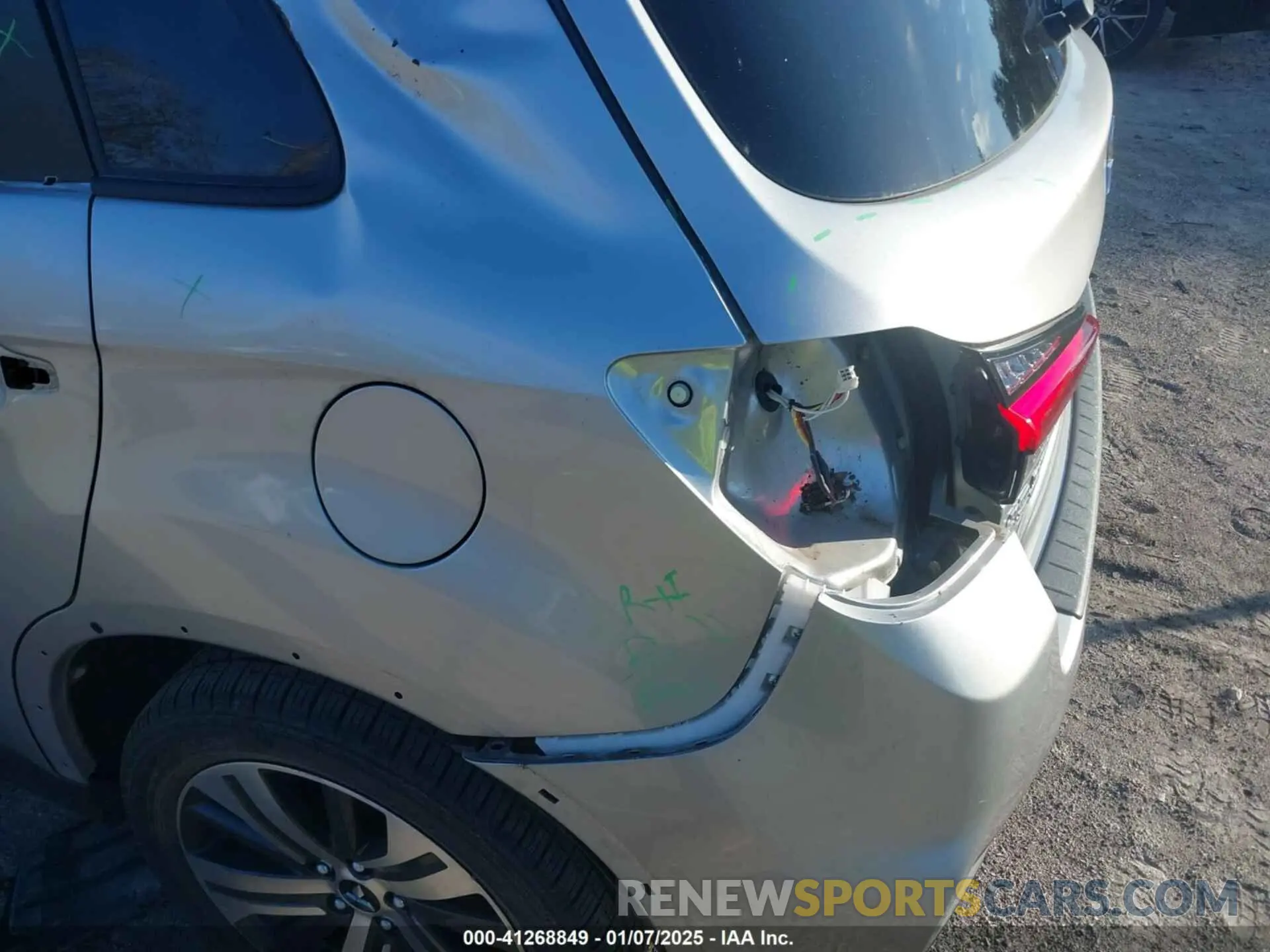 18 fotografías del automóvil dañado JA4ARUAU2PU002283 MITSUBISHI OUTLANDER SPORT 2023