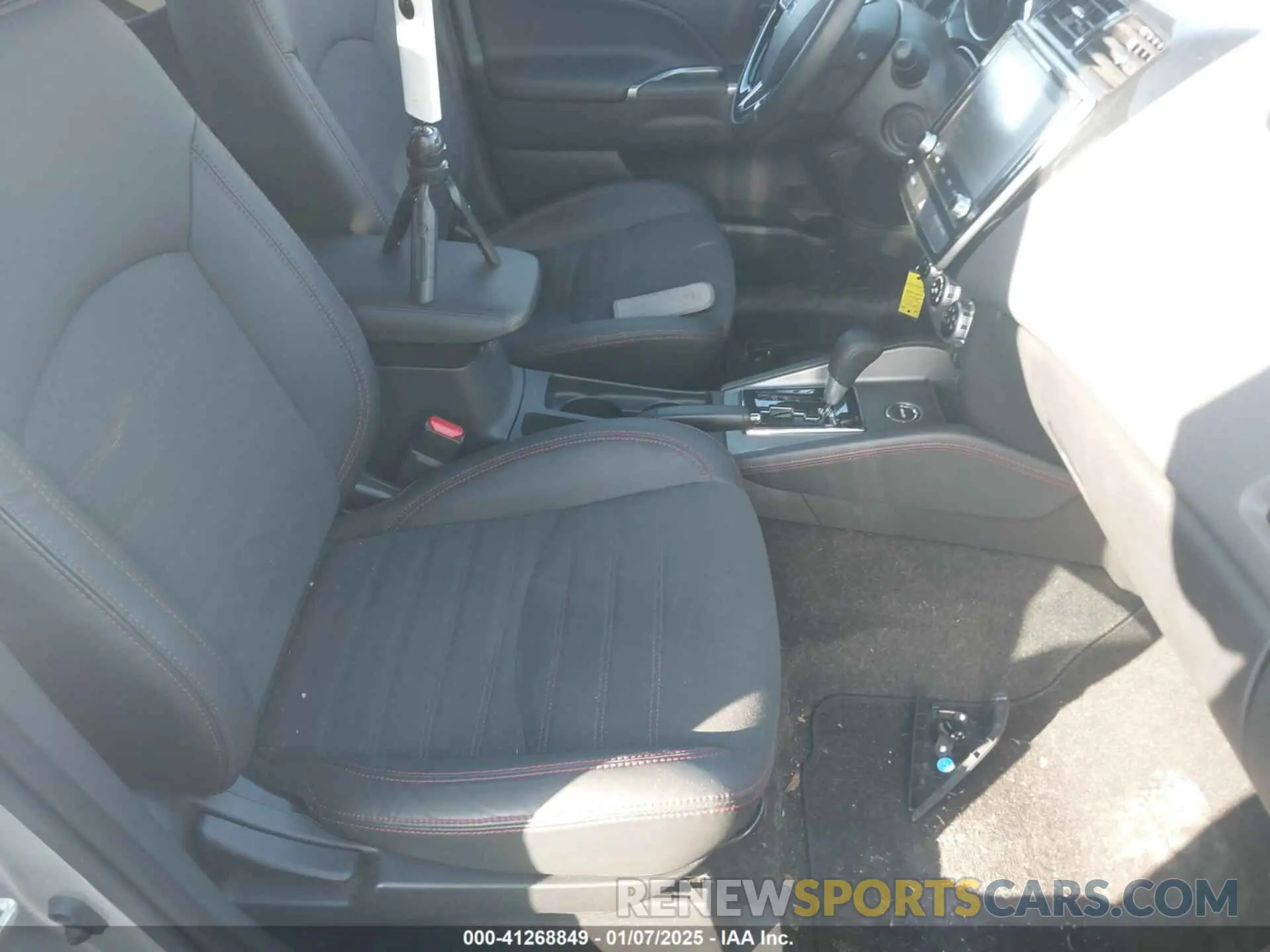 5 fotografías del automóvil dañado JA4ARUAU2PU002283 MITSUBISHI OUTLANDER SPORT 2023