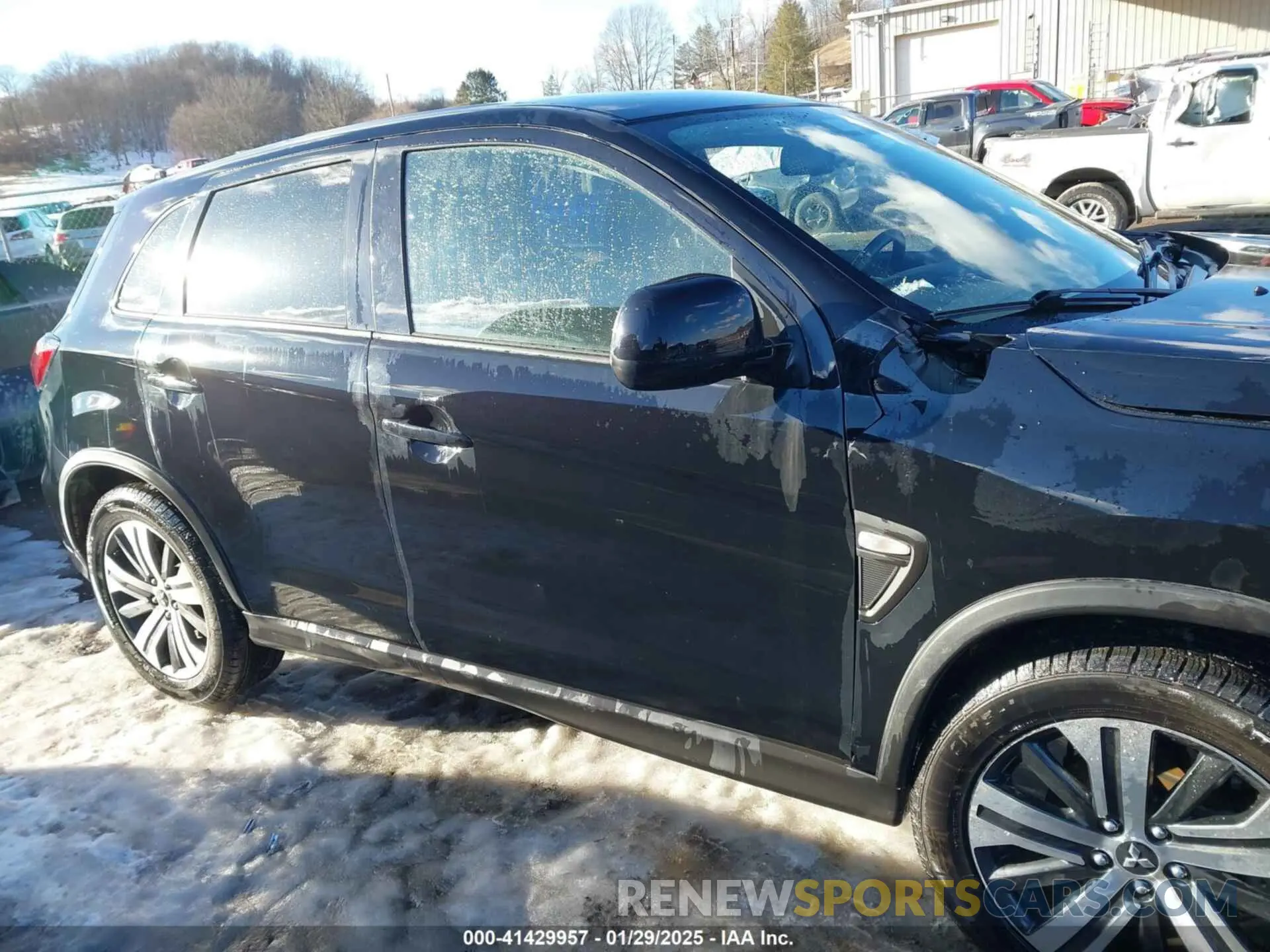 13 fotografías del automóvil dañado JA4ARUAU3PU004821 MITSUBISHI OUTLANDER SPORT 2023