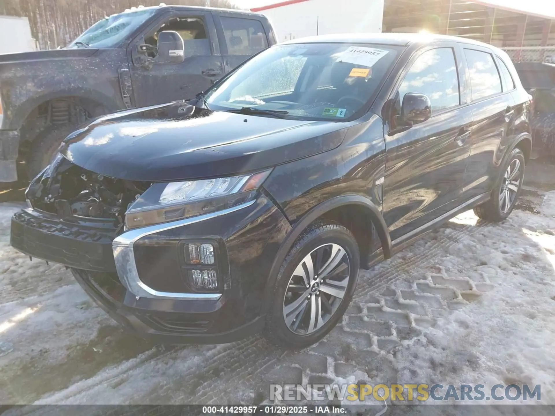 2 fotografías del automóvil dañado JA4ARUAU3PU004821 MITSUBISHI OUTLANDER SPORT 2023