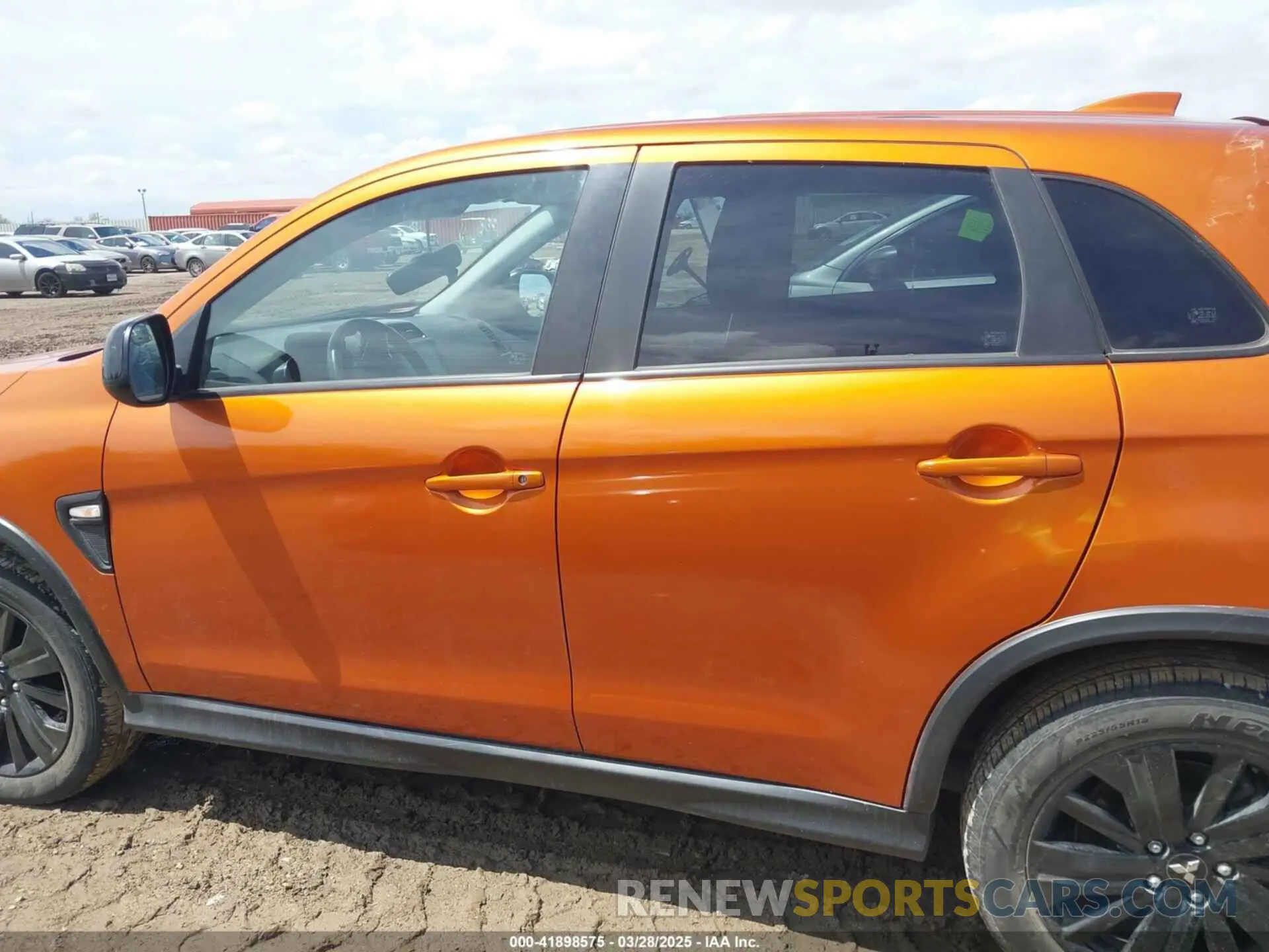14 fotografías del automóvil dañado JA4ARUAU3PU005757 MITSUBISHI OUTLANDER SPORT 2023