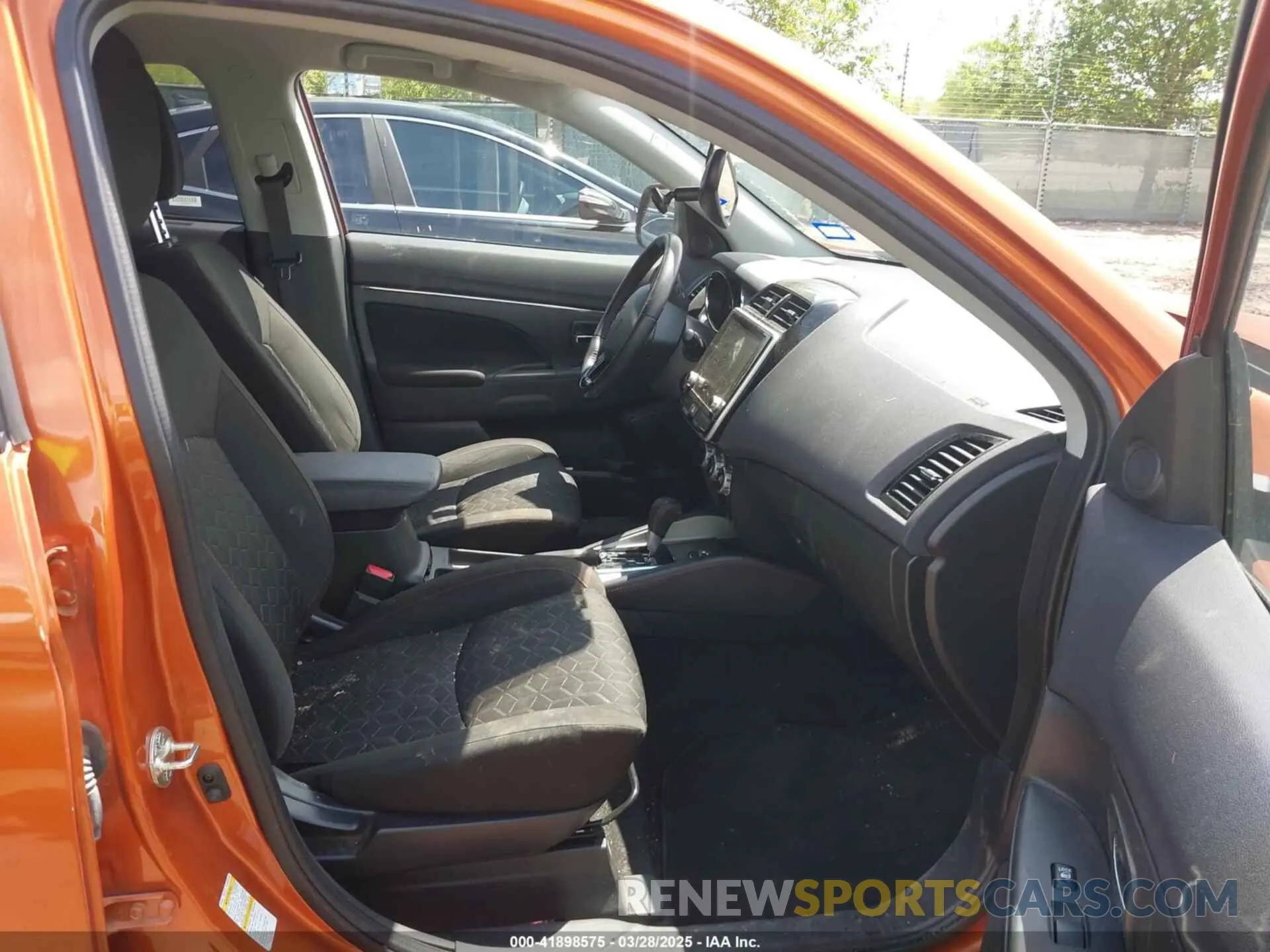 5 fotografías del automóvil dañado JA4ARUAU3PU005757 MITSUBISHI OUTLANDER SPORT 2023
