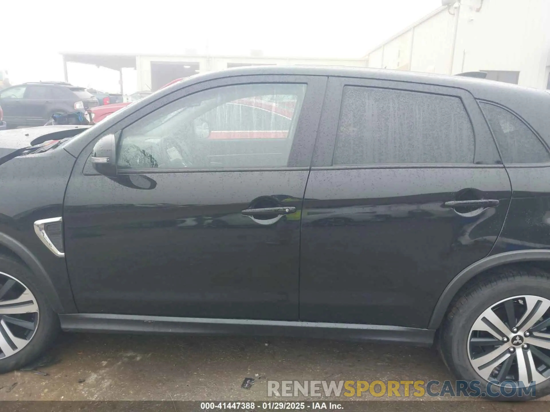 14 fotografías del automóvil dañado JA4ARUAU4PU013219 MITSUBISHI OUTLANDER SPORT 2023