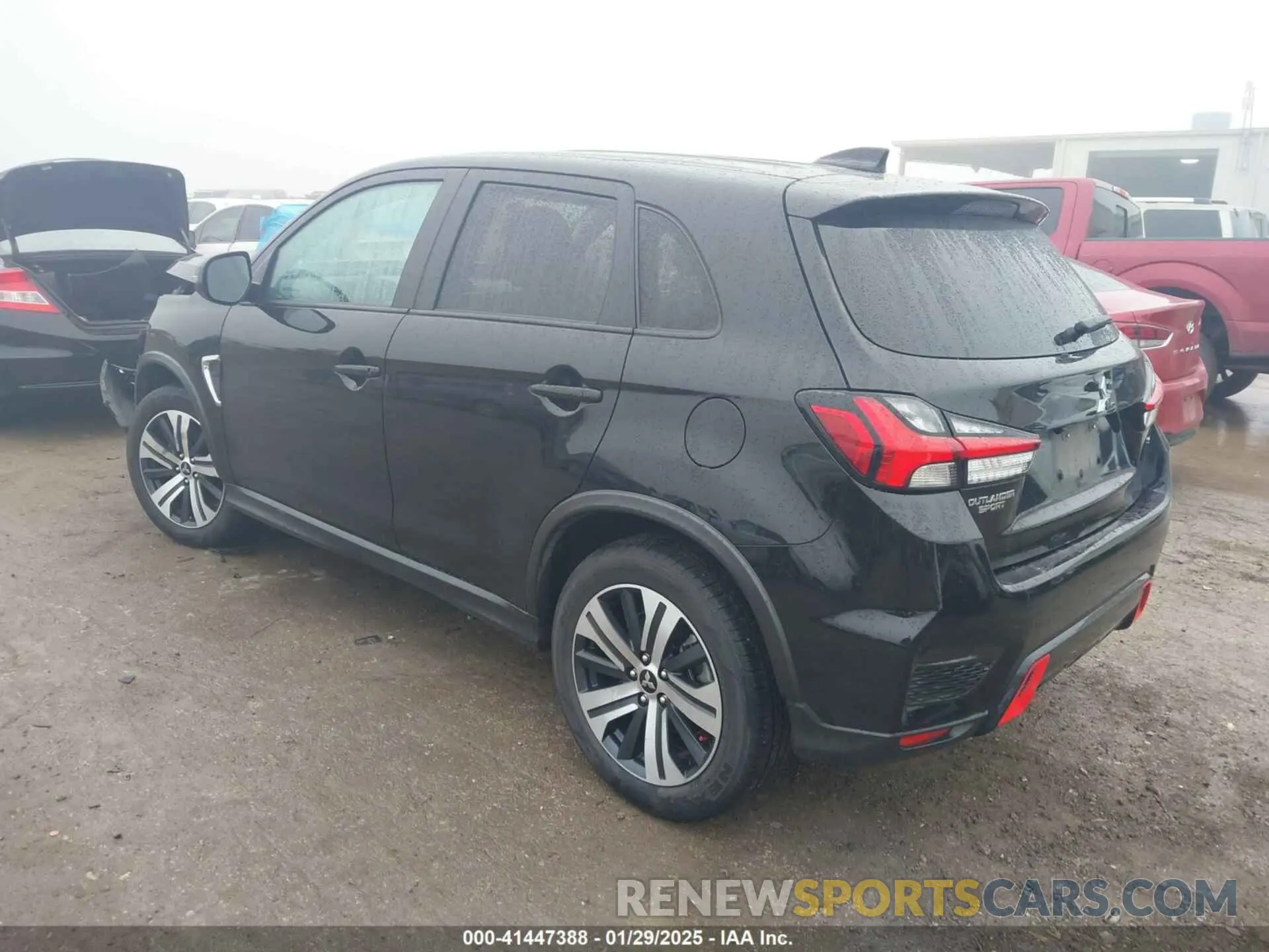 3 fotografías del automóvil dañado JA4ARUAU4PU013219 MITSUBISHI OUTLANDER SPORT 2023