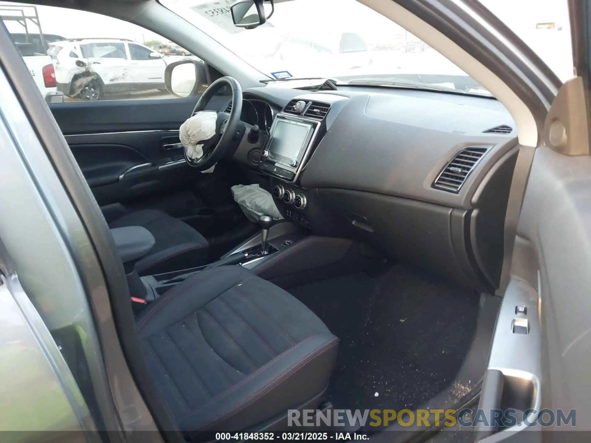 5 fotografías del automóvil dañado JA4ARUAU4PU015407 MITSUBISHI OUTLANDER SPORT 2023
